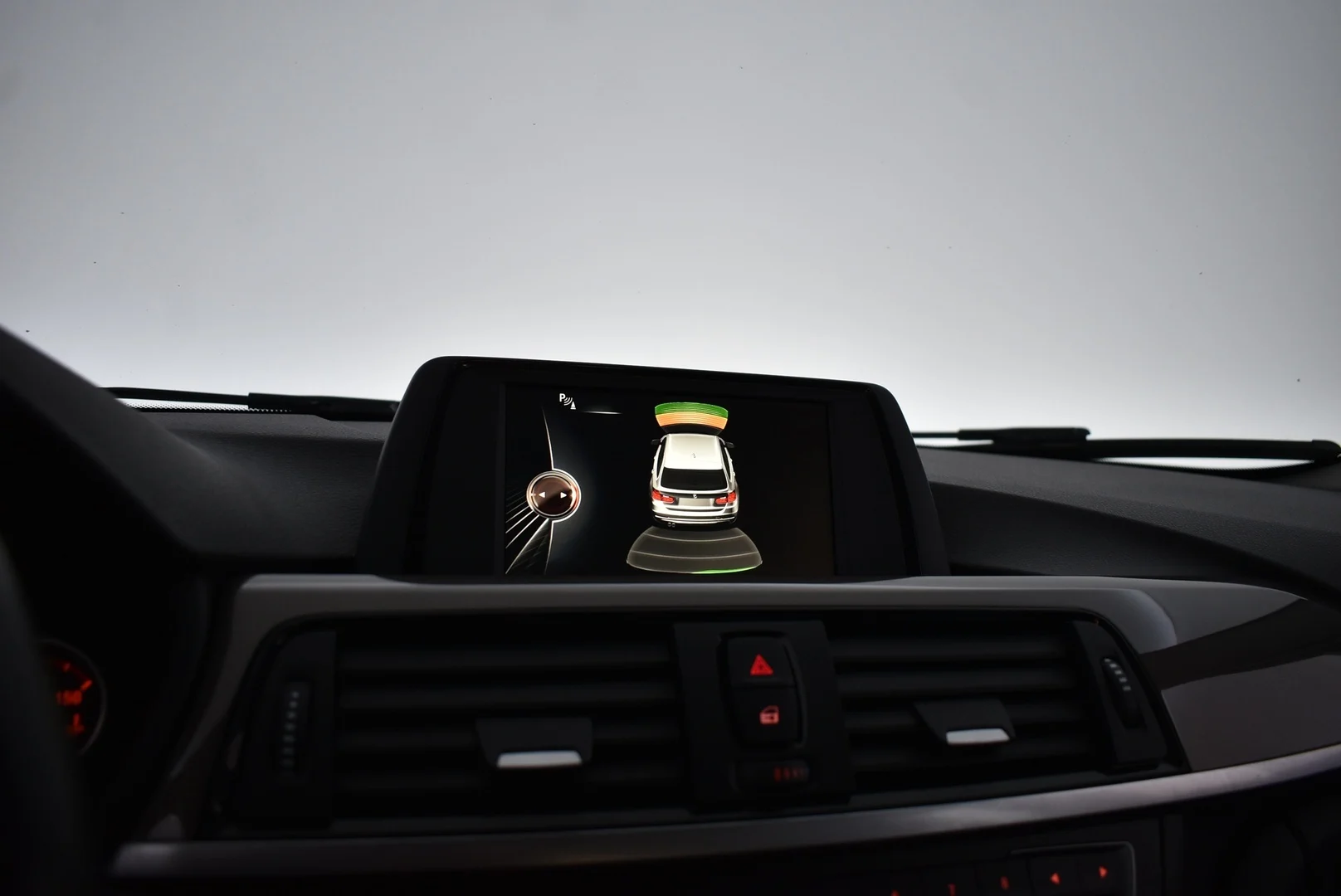 Car Image - 1fsjCbeoVV8EYoXFR6NBJg
