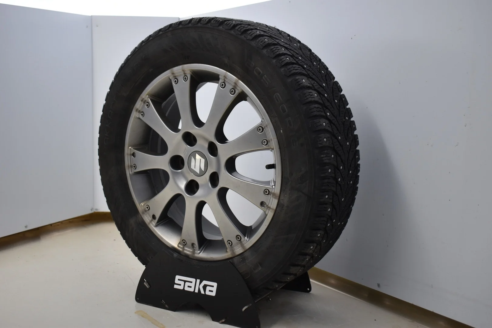 Car Image - 2gCm74f5GLrtZF53YNEDF5