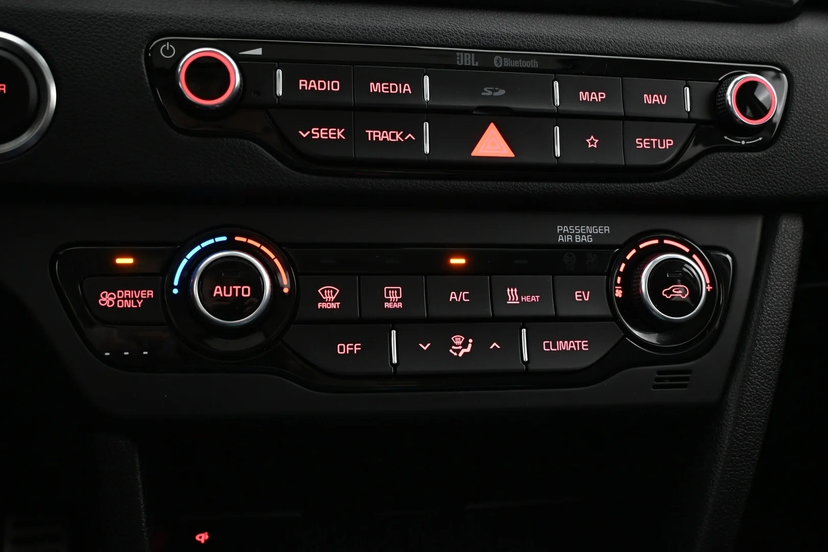 Car Image - 3kABGYpQxyFr1lV0EWjZV6