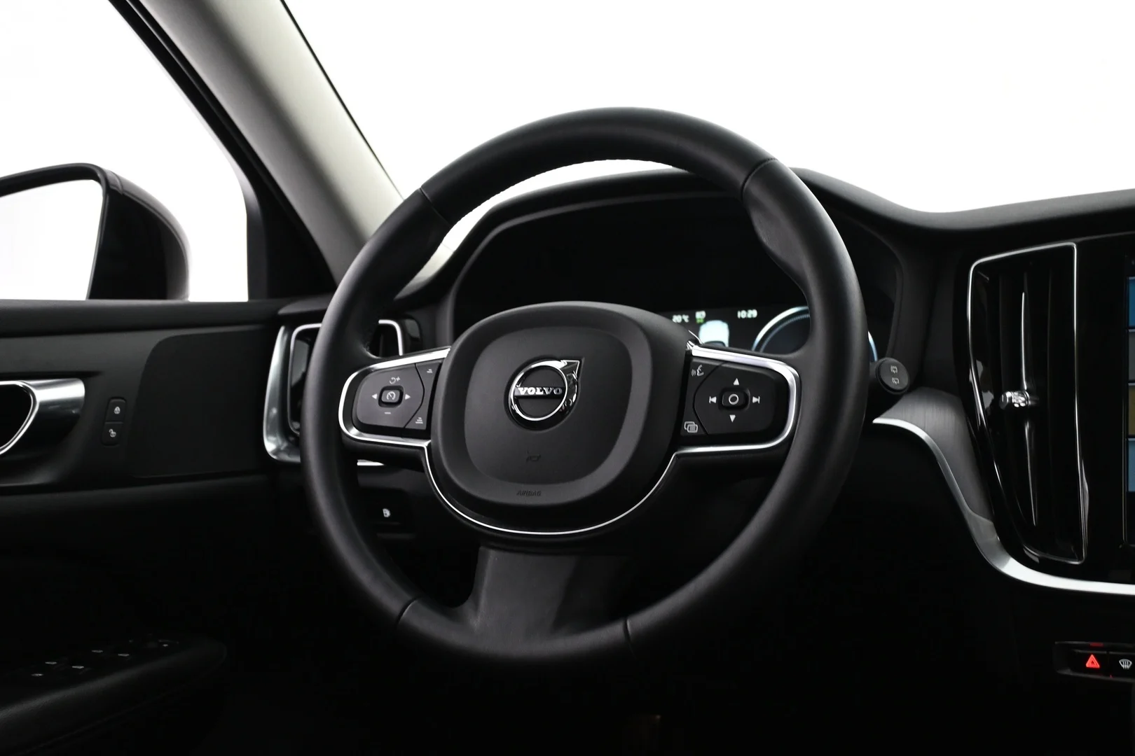 Car Image - m8FP2dlCxtd7yhR4sJrsd