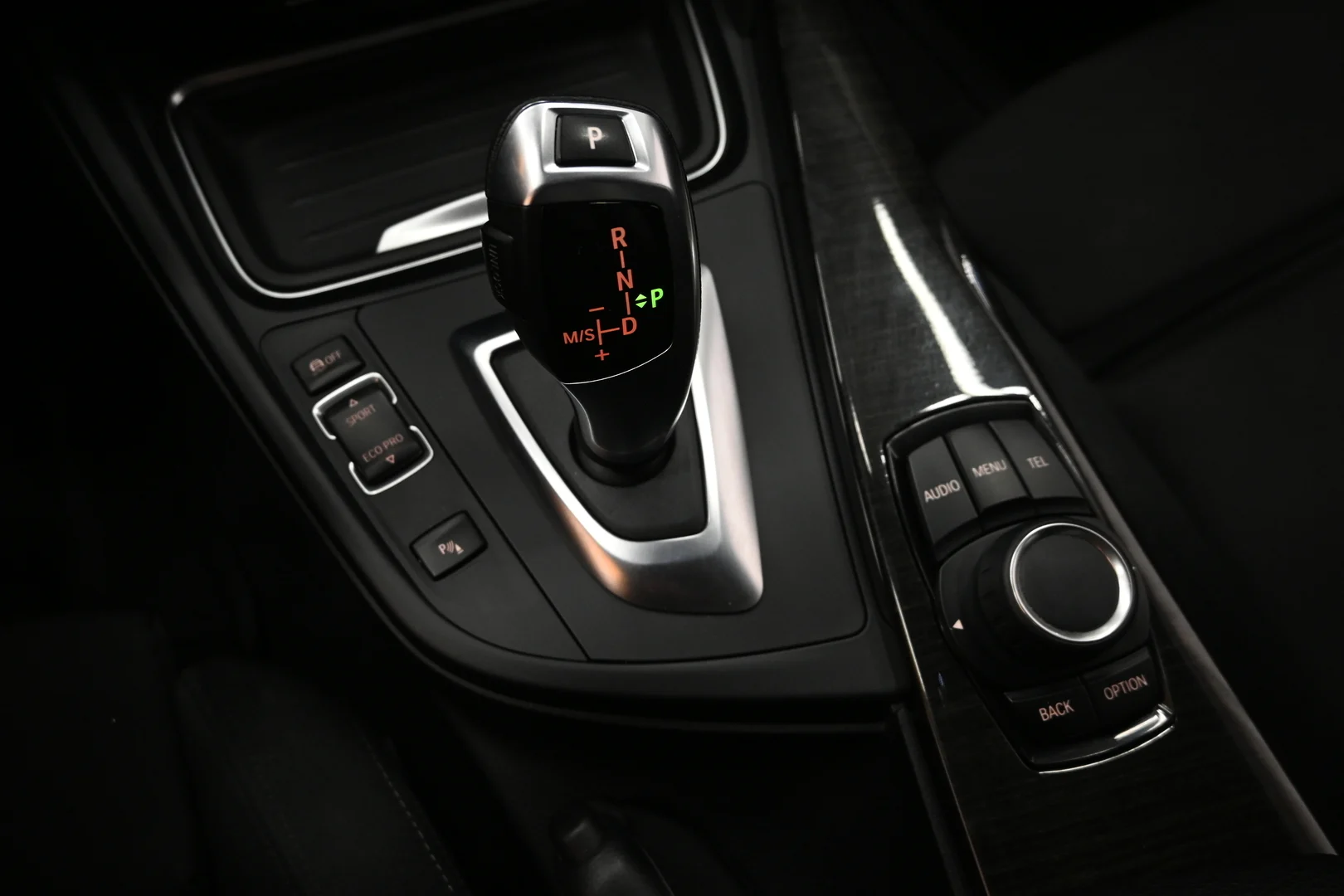 Car Image - 2hk04wf8gkFAzkGKnn7iHJ