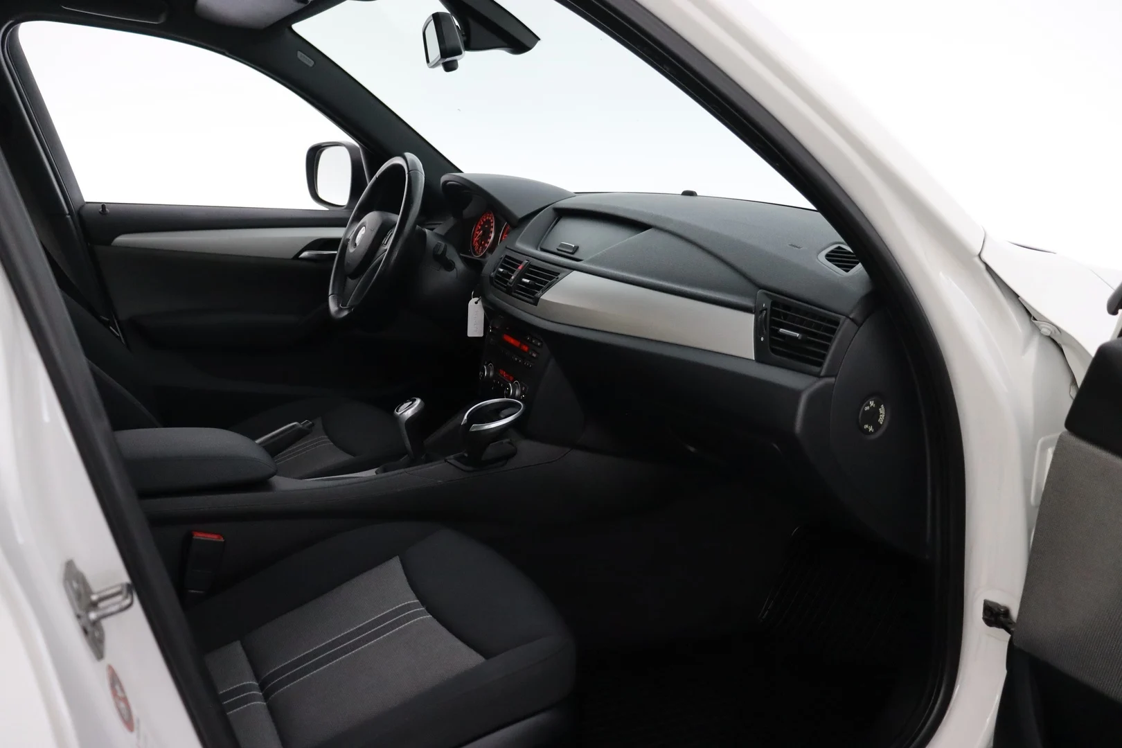 Car Image - 2FY2Il7tyMaTbVWK0OWELe