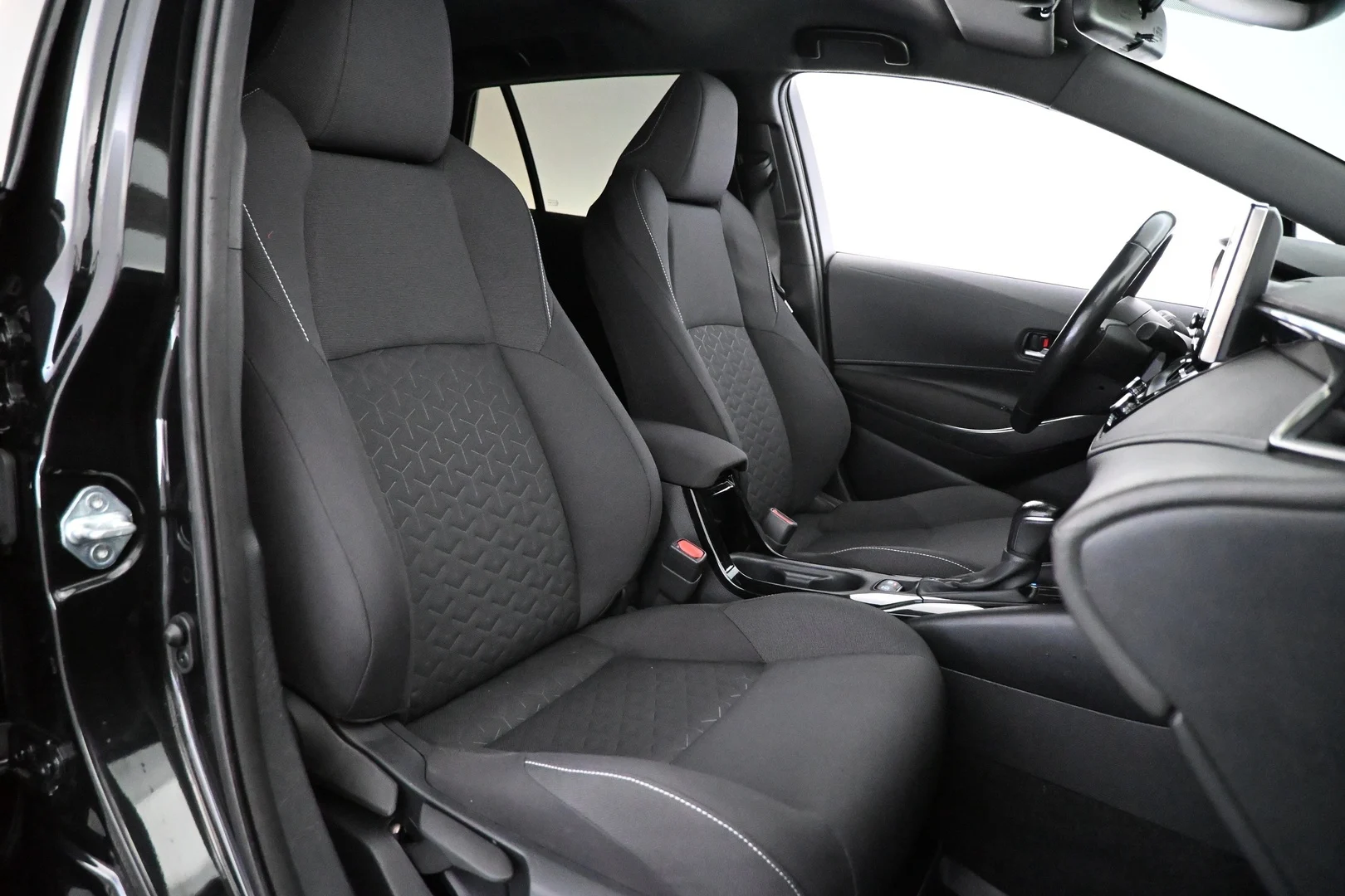 Car Image - 6iKB0iLBbDyv3vjF7XWz6r