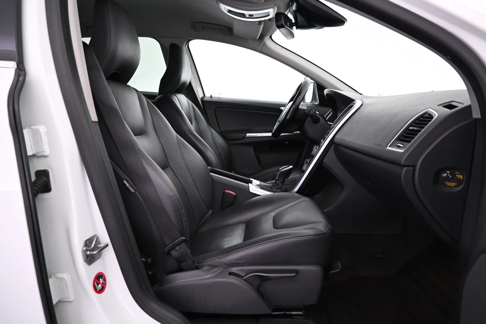 Car Image - 5zBpPcuX6F5aLtHZ8KK7M