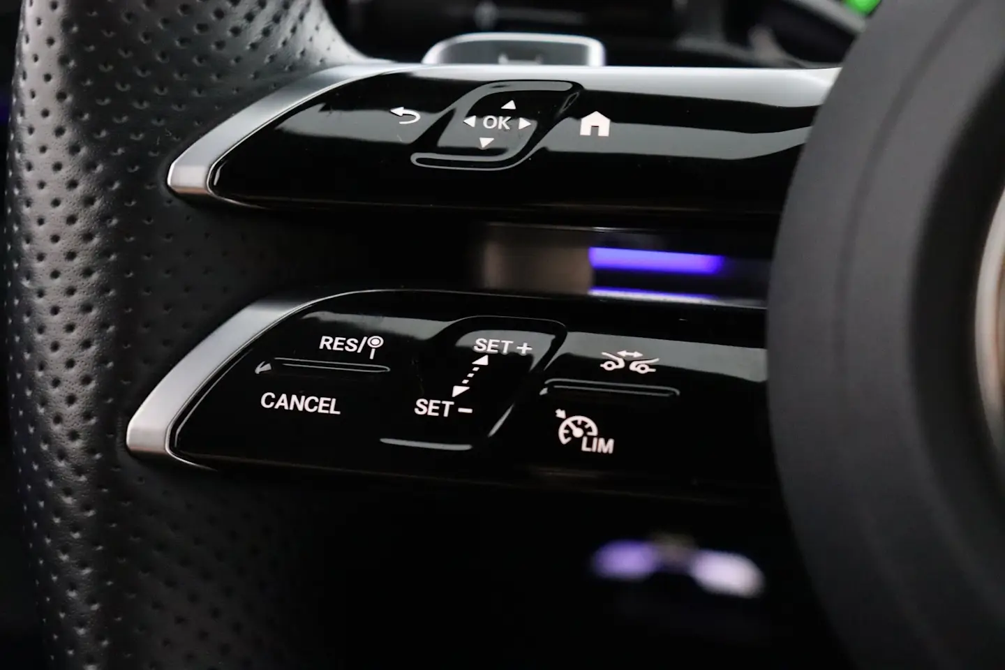 Car Image - 6w2k9fdJyBf8zyCuPbhLP0
