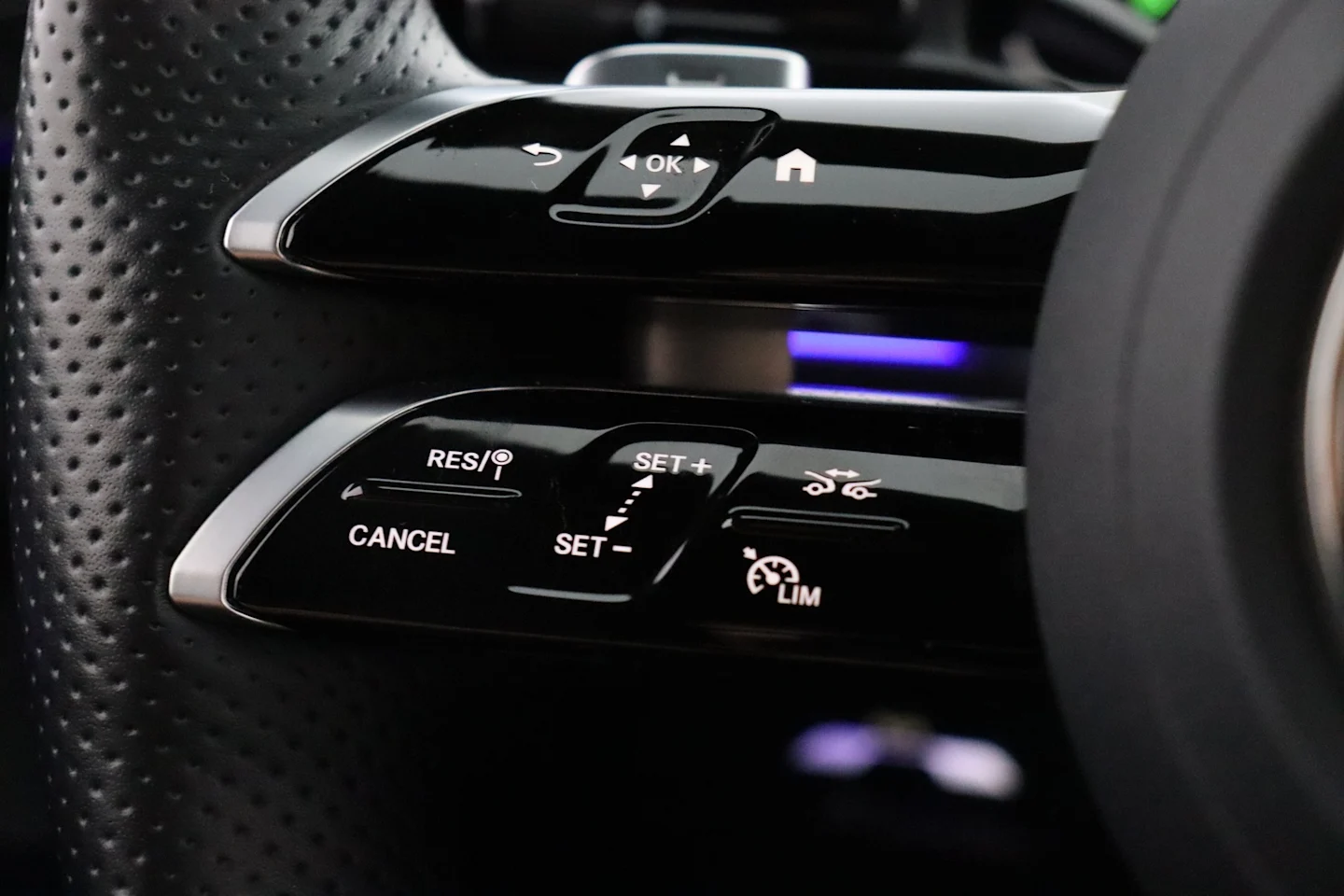 Car Image - 6w2k9fdJyBf8zyCuPbhLP0