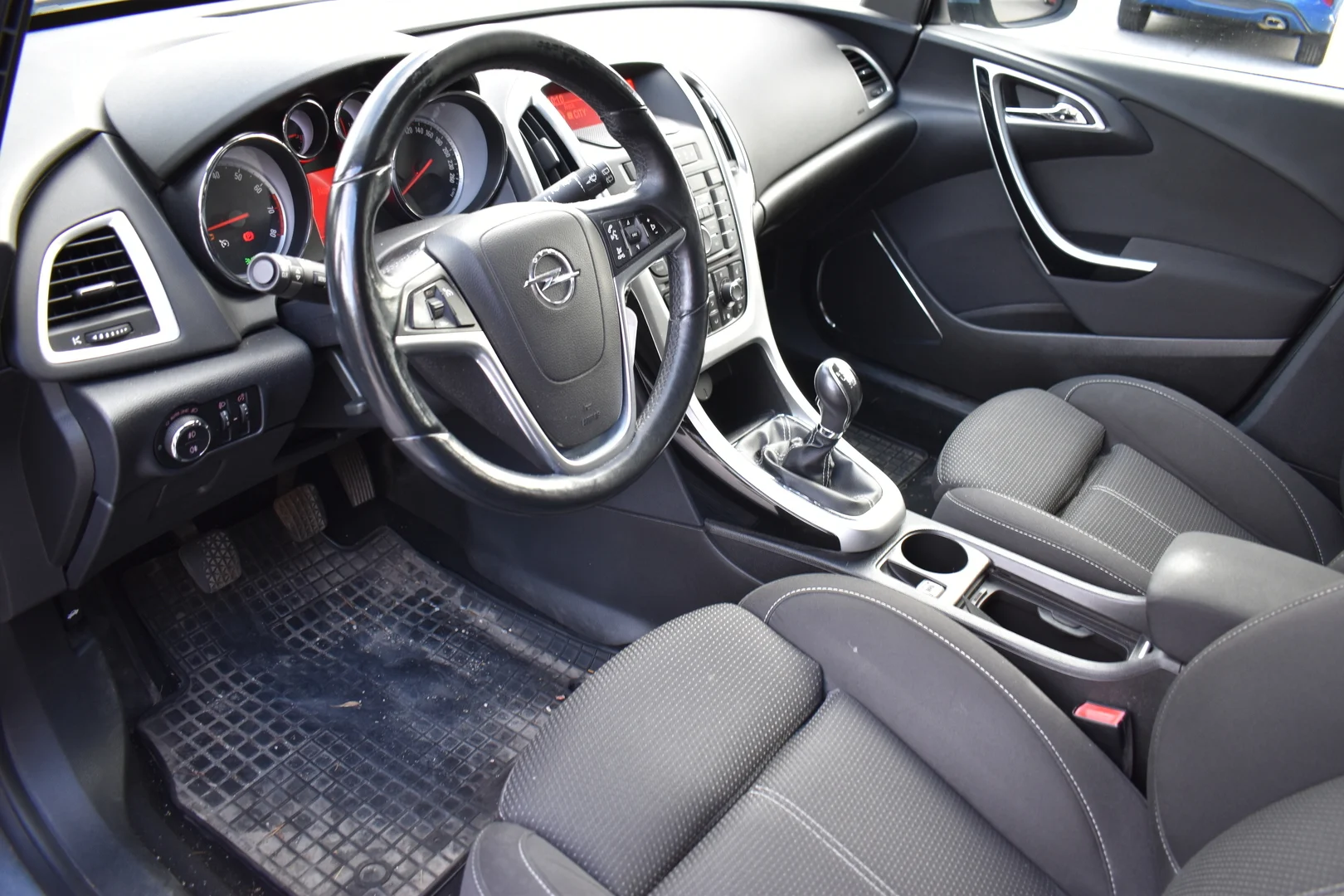 Car Image - CNOsz2BB83svA4UknVfc2