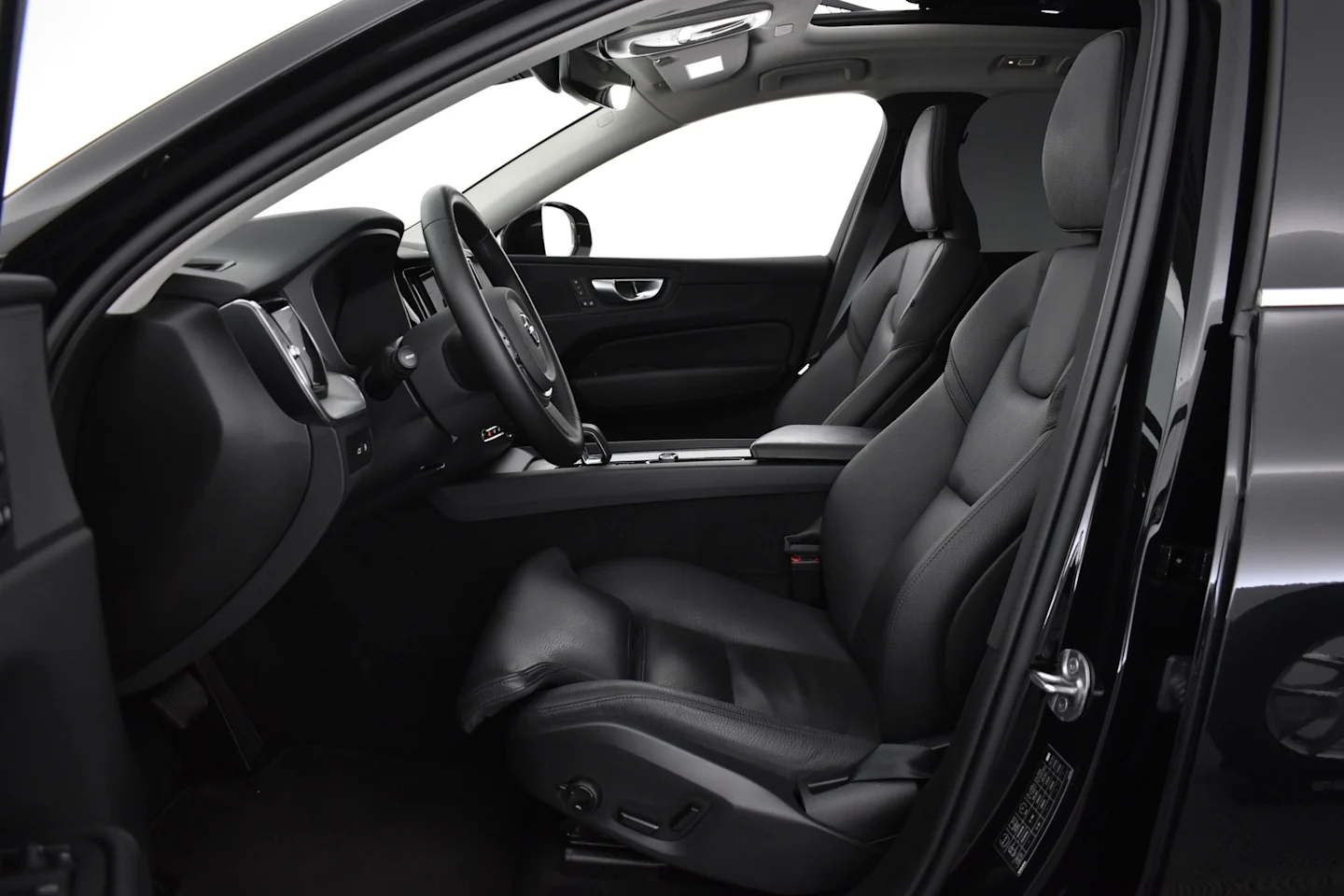 Car Image - UkDHRV7B0gWjFV2qsPc2e