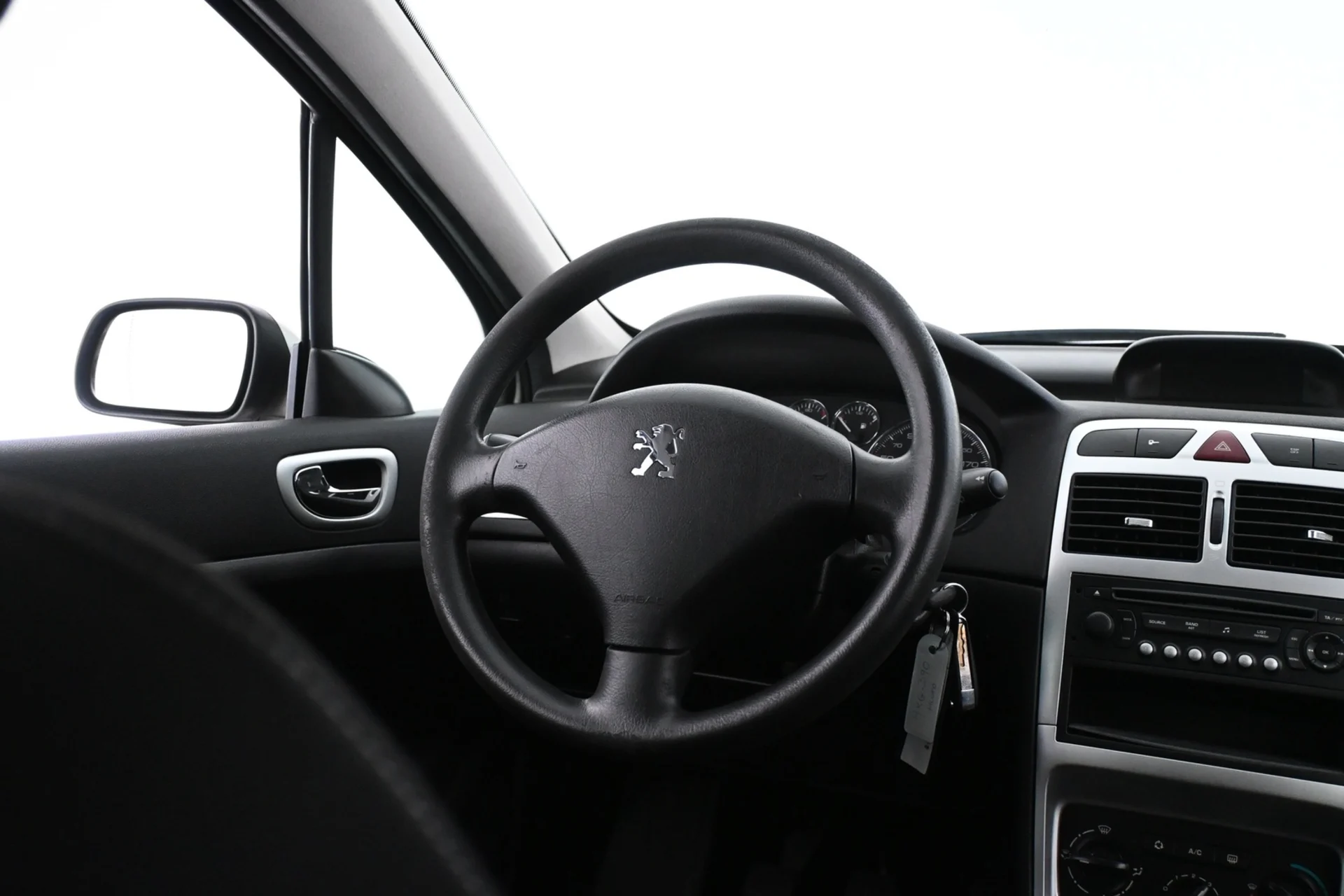 Car Image - 5jyXIKhiuwayWbooB9NfN6