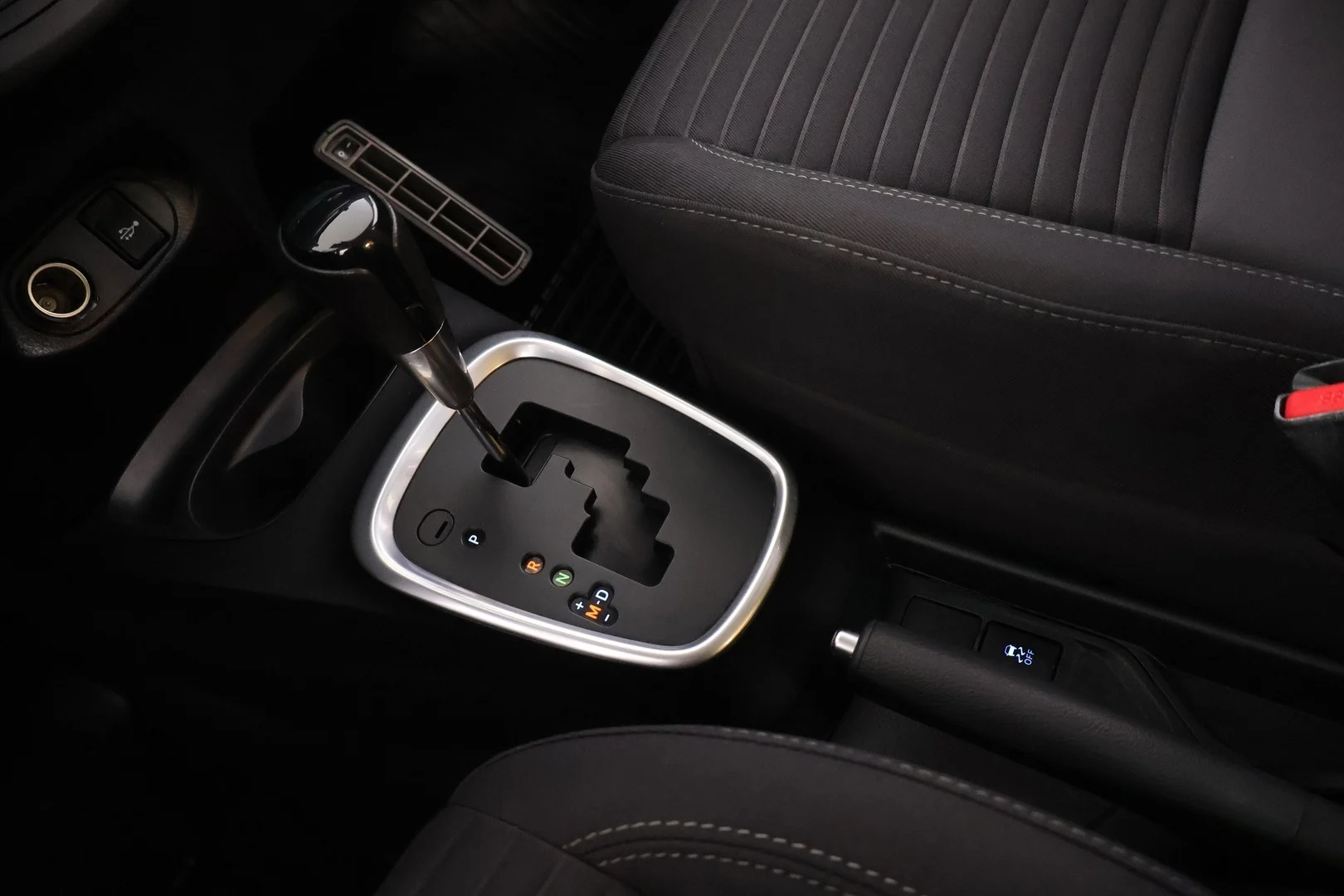 Car Image - 2F8nETpr8bbDjVylSBtZDK