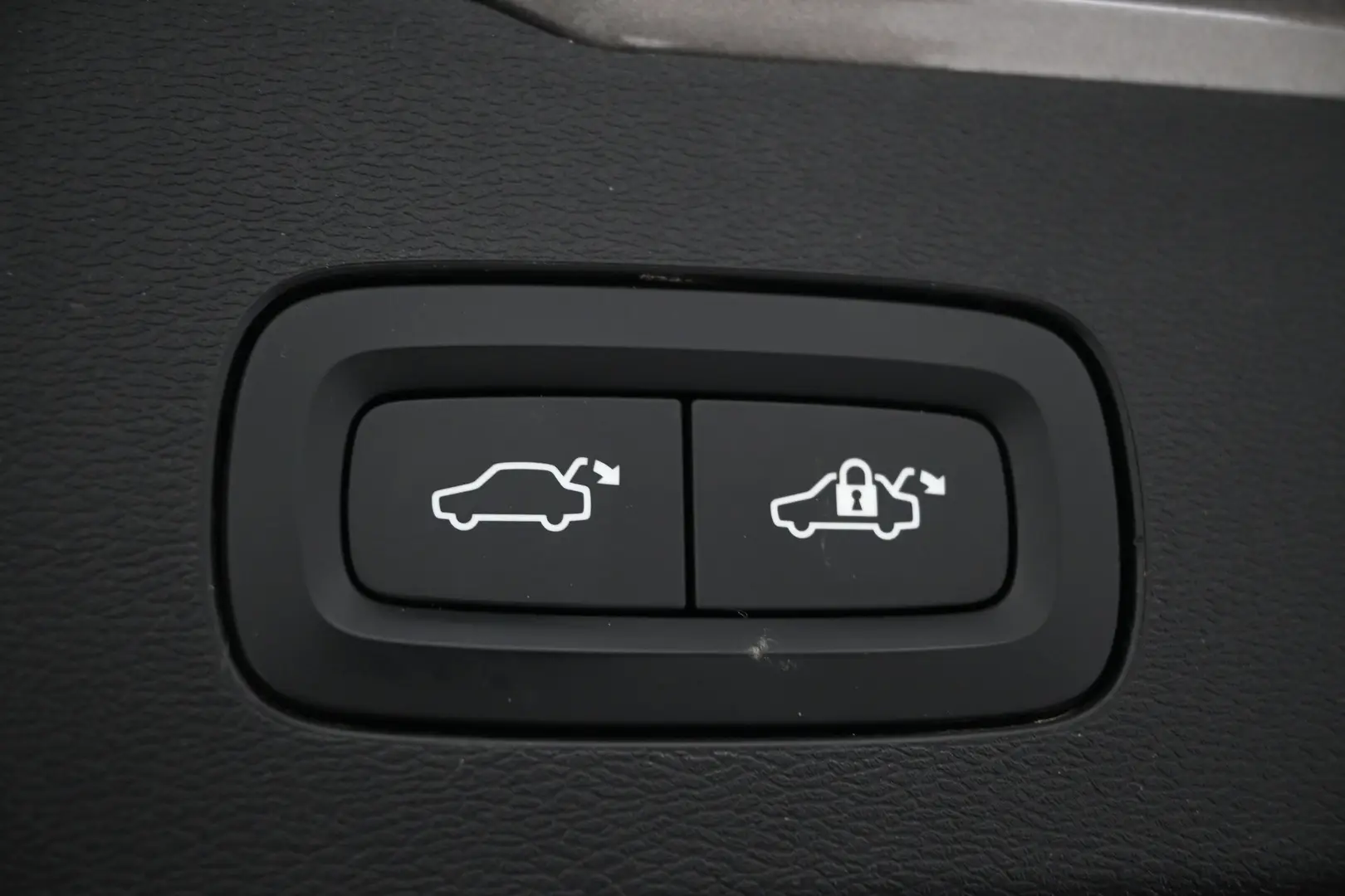 Car Image - zxYRzFAHdHN8ONIIRShCw