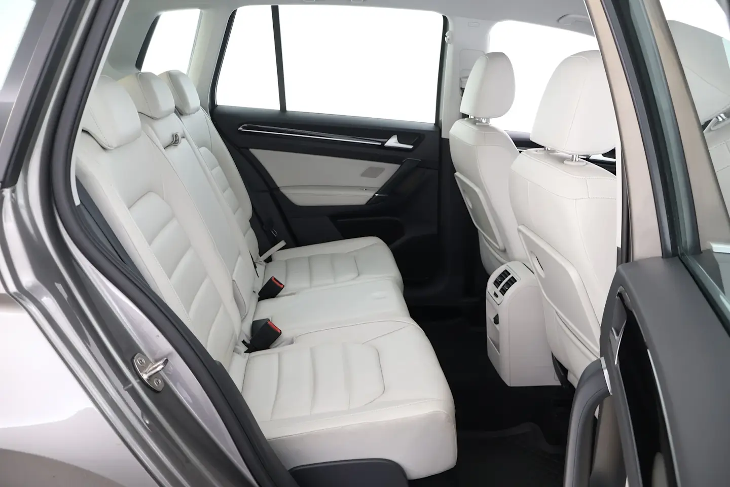Car Image - 3pollbI9ZF05BTrbwKdpaO