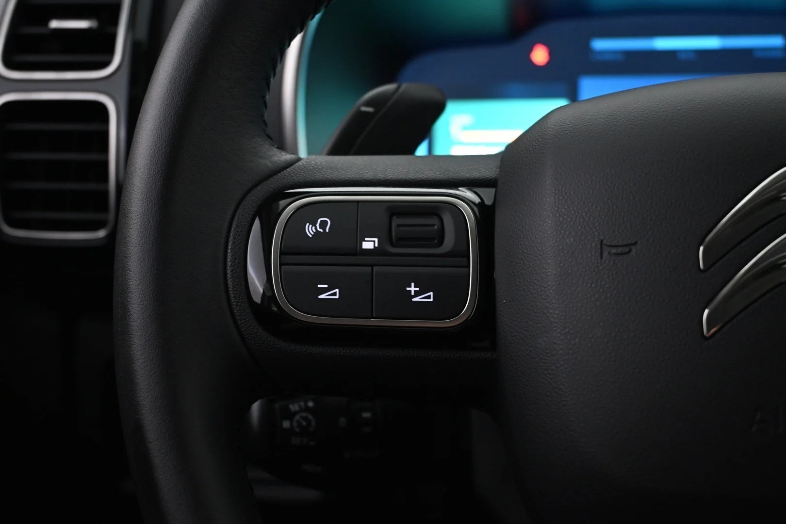Car Image - 60DMMFqkjCxT53i5zFODy9