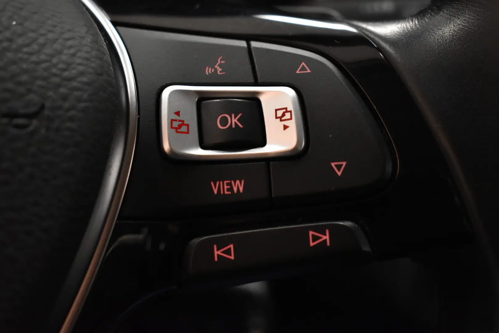 Car Image - pb9IAmHQiAA3bmaY29oZO