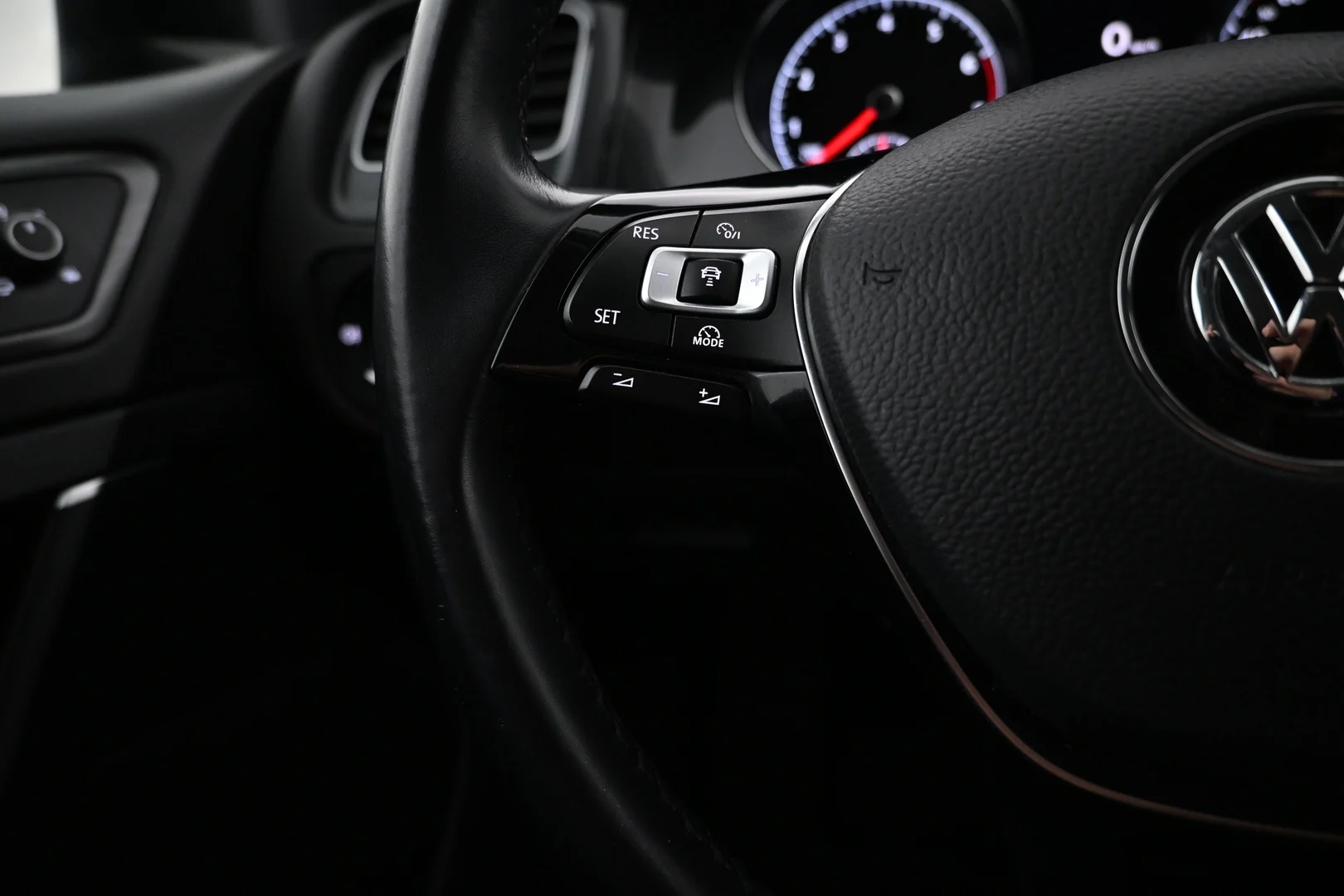 Car Image - 19L3njxh2OVumimz4gFpLx
