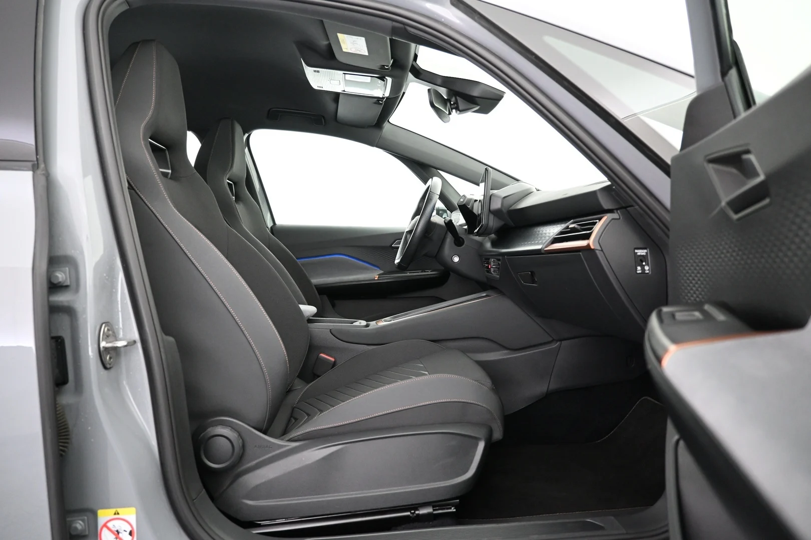 Car Image - 3V0l7zAXNiEHHxtoPjfCBz