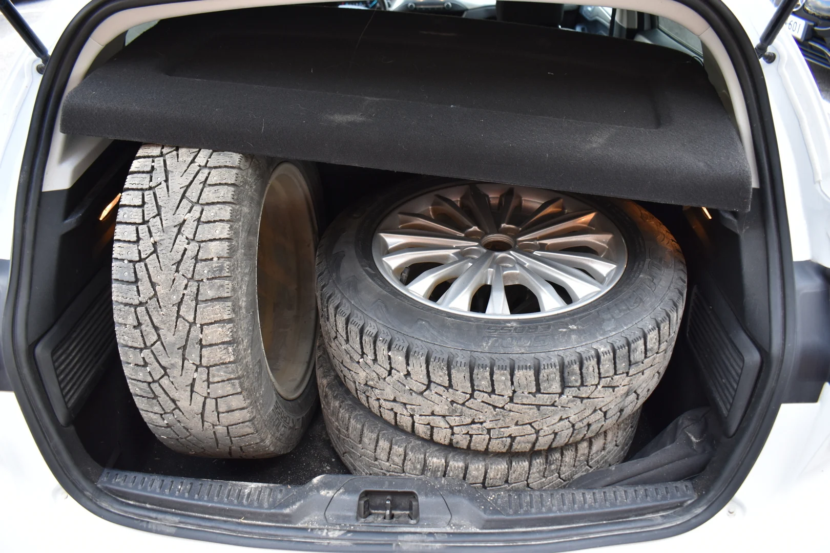 Car Image - 1Mj2m2EsLL0AALAh2j1haL