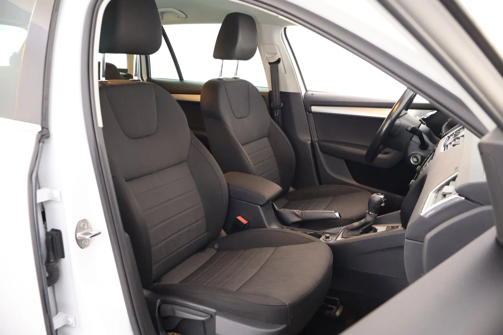 Car Image - 2ThjokNC6LsnFWYYKs5Lrg