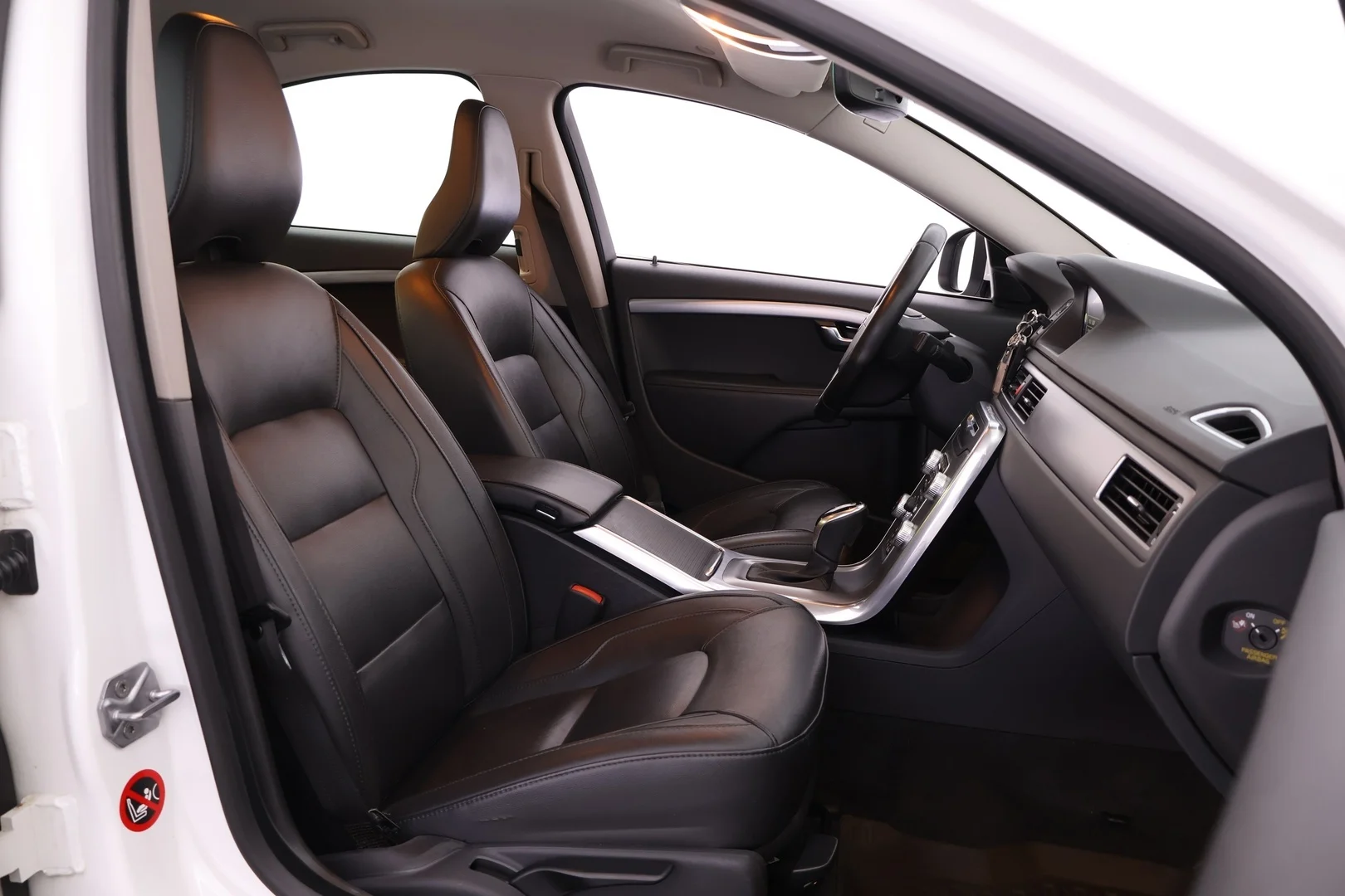 Car Image - 7yW5RNmZXe7bPM9hLv69xx