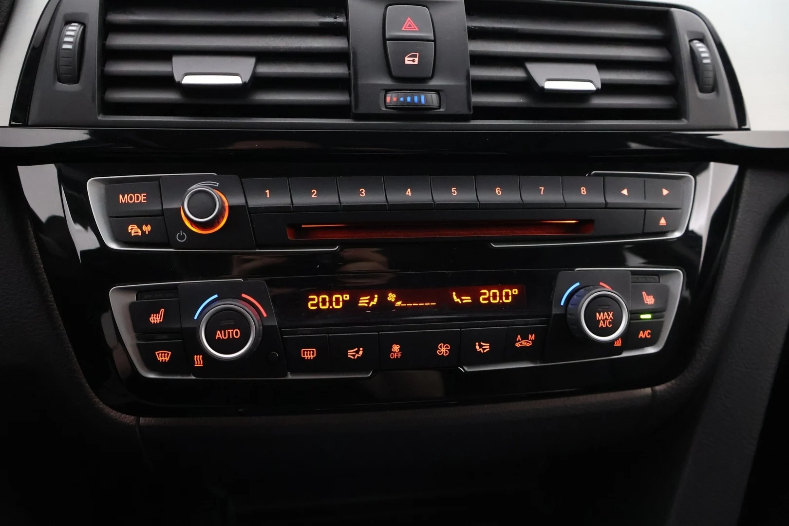 Car Image - 7uDwTd9yiFSF0mu9nd8U1c