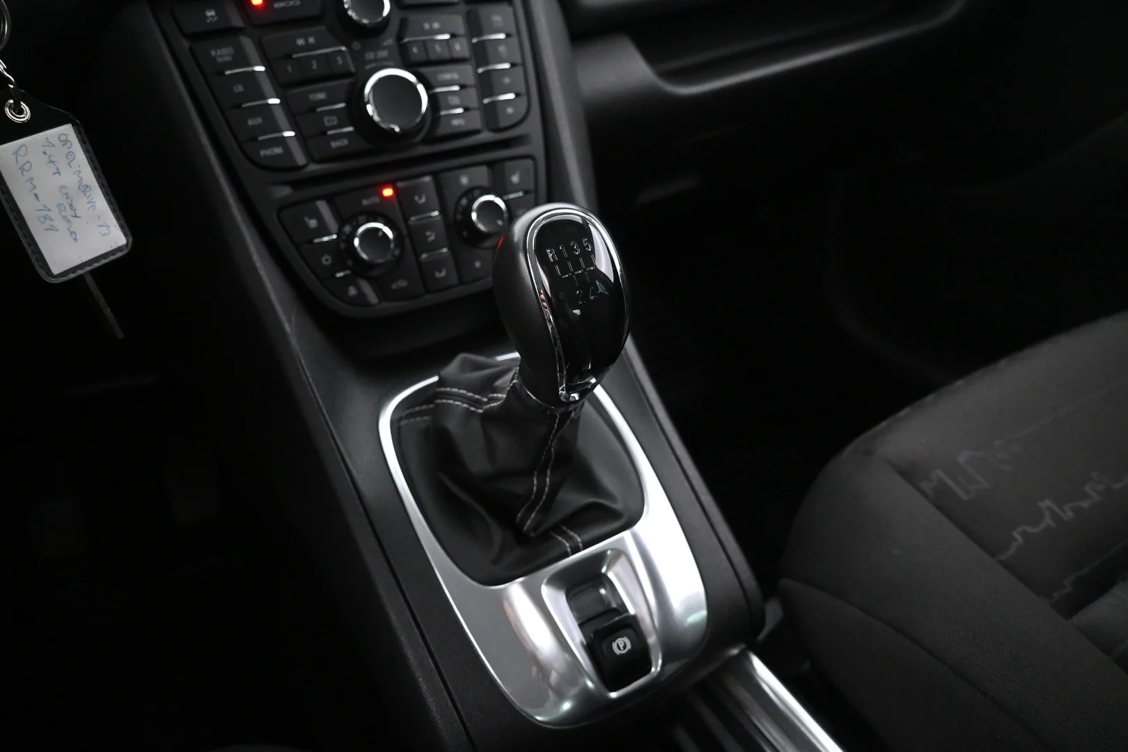 Car Image - 3ErD7zzcaAIS8fYoZ8IV4r