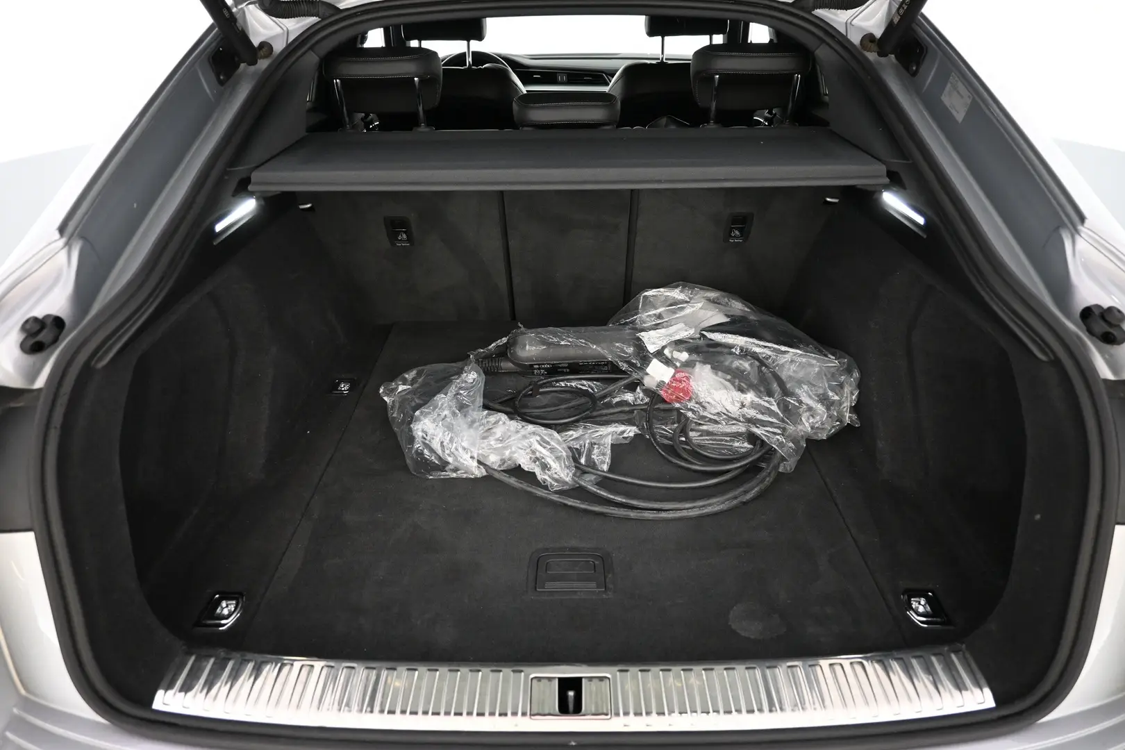 Car Image - 4krgcFVEYlxDmwvLHi7mva