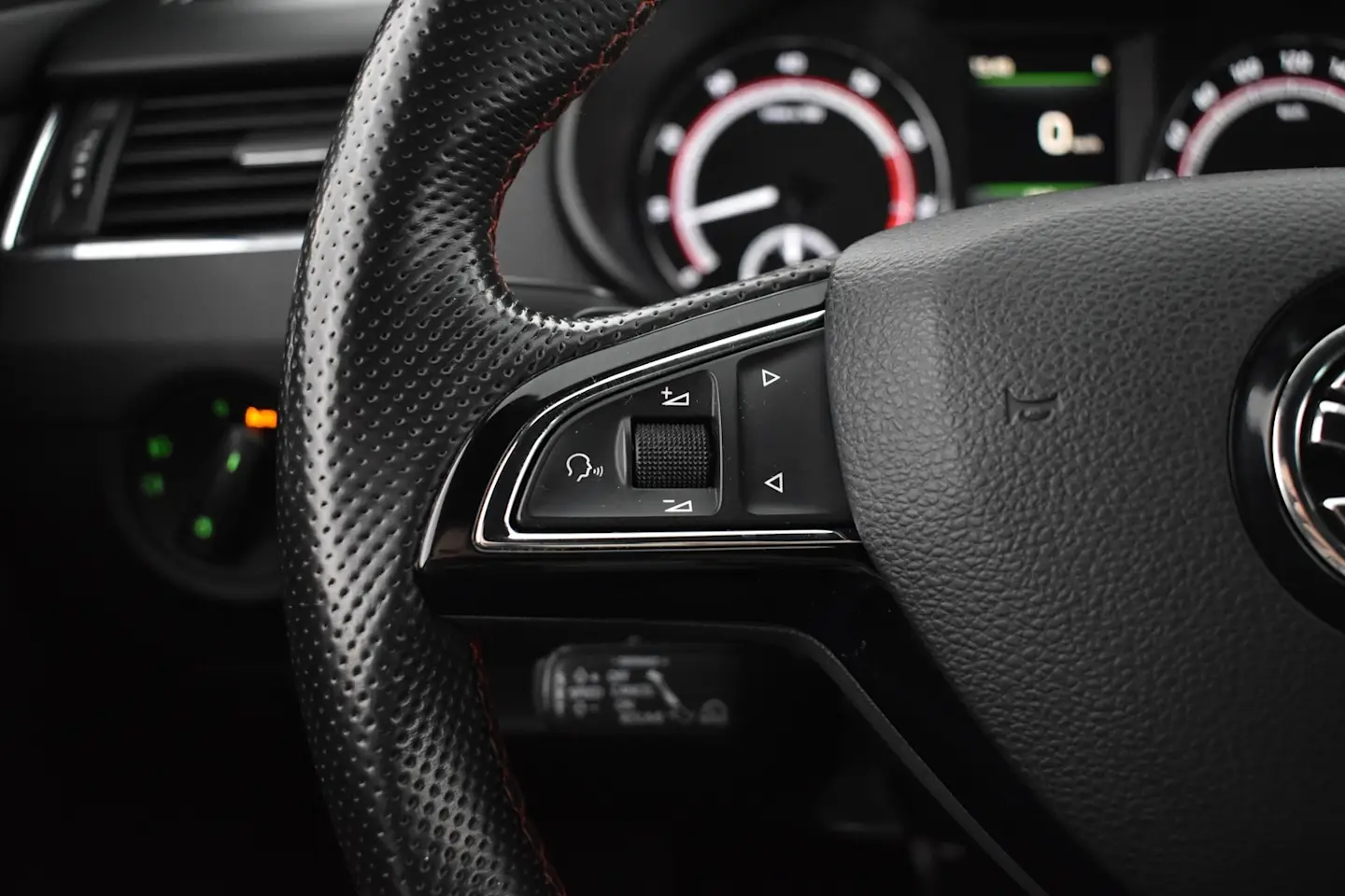 Car Image - 01HcPQiHpzxlkOs4qFN4bq