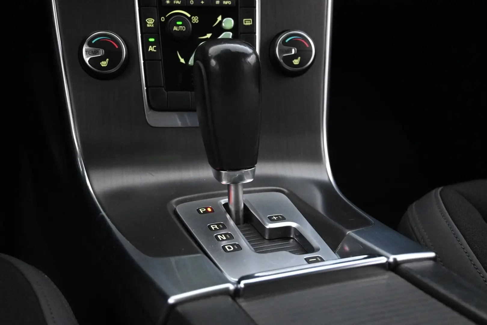 Car Image - 2GJVSQWdj8zyS17h87Y1gX