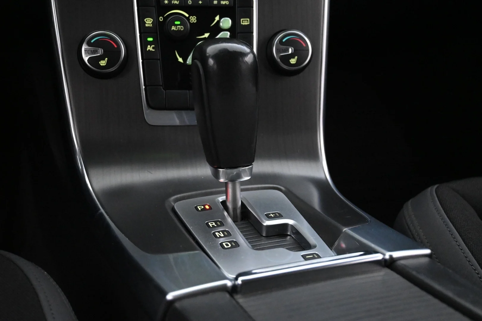 Car Image - 2GJVSQWdj8zyS17h87Y1gX