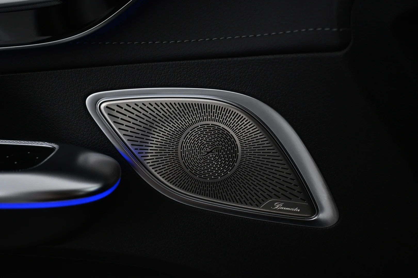 Car Image - 4qCFsJLHEQYdMk4gBM8ISd