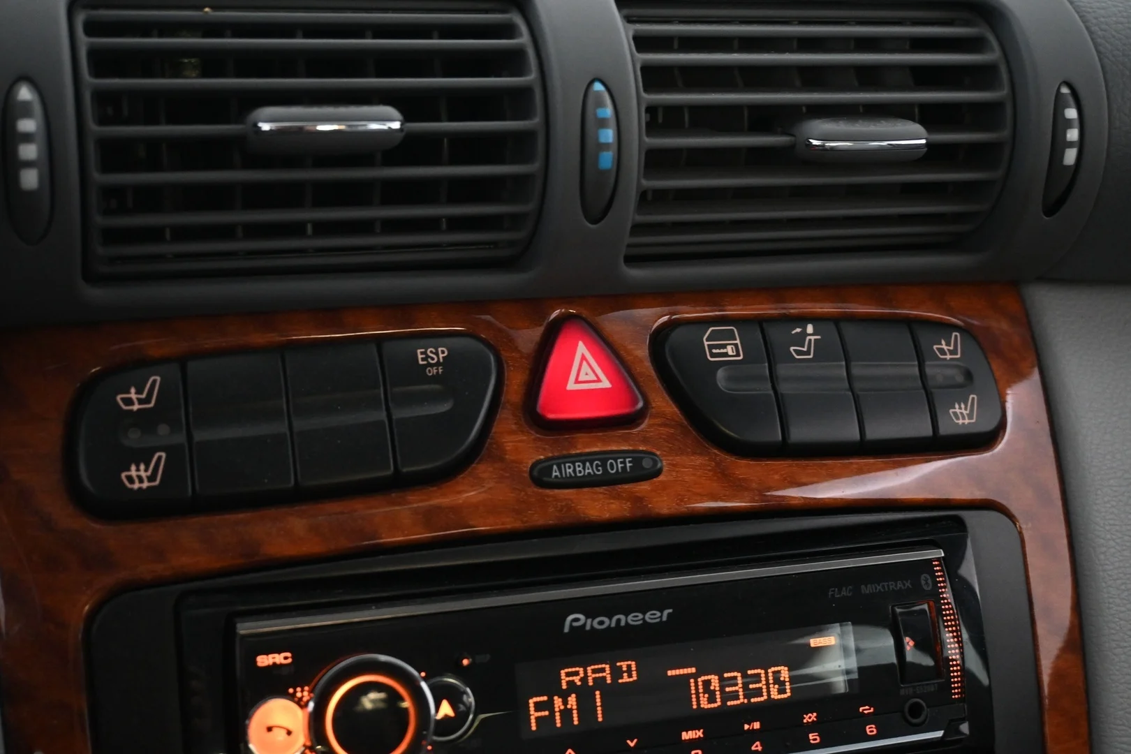 Car Image - 4V7nJNrYnd6tFV0SDgCmUy