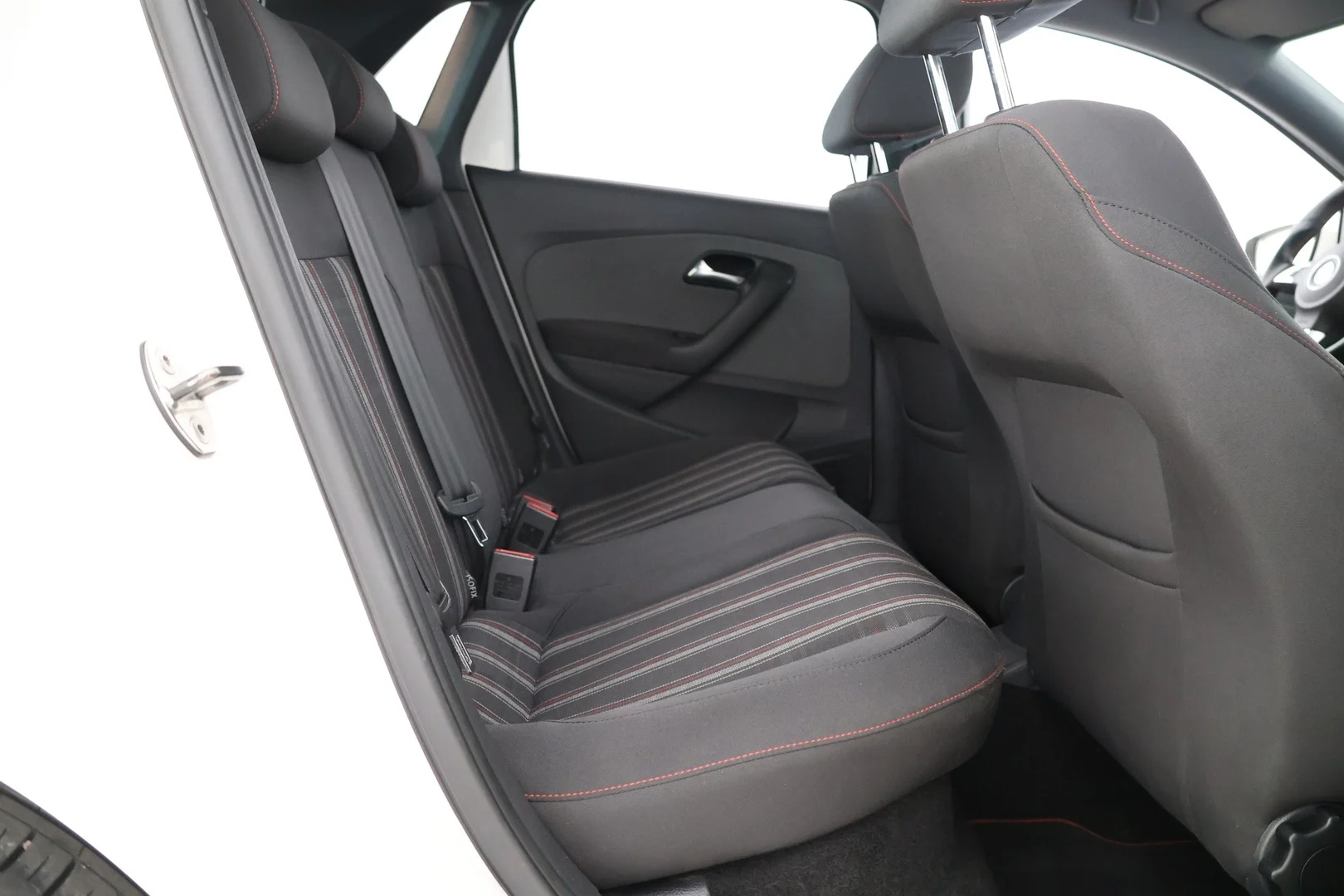 Car Image - 1INloYbLHl3CBi4khHE8AN