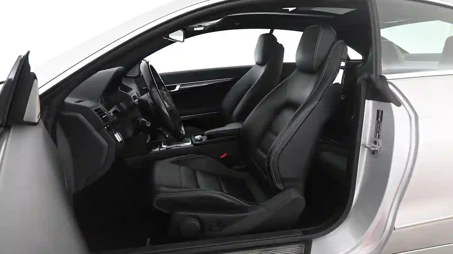 Car Image - 68EwaUgHiJRpJqni3njX47