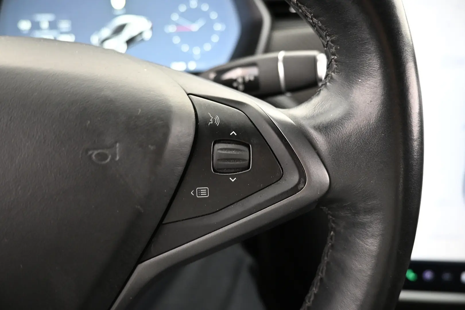 Car Image - 5pkijbN3u692SmJrPrC8sO