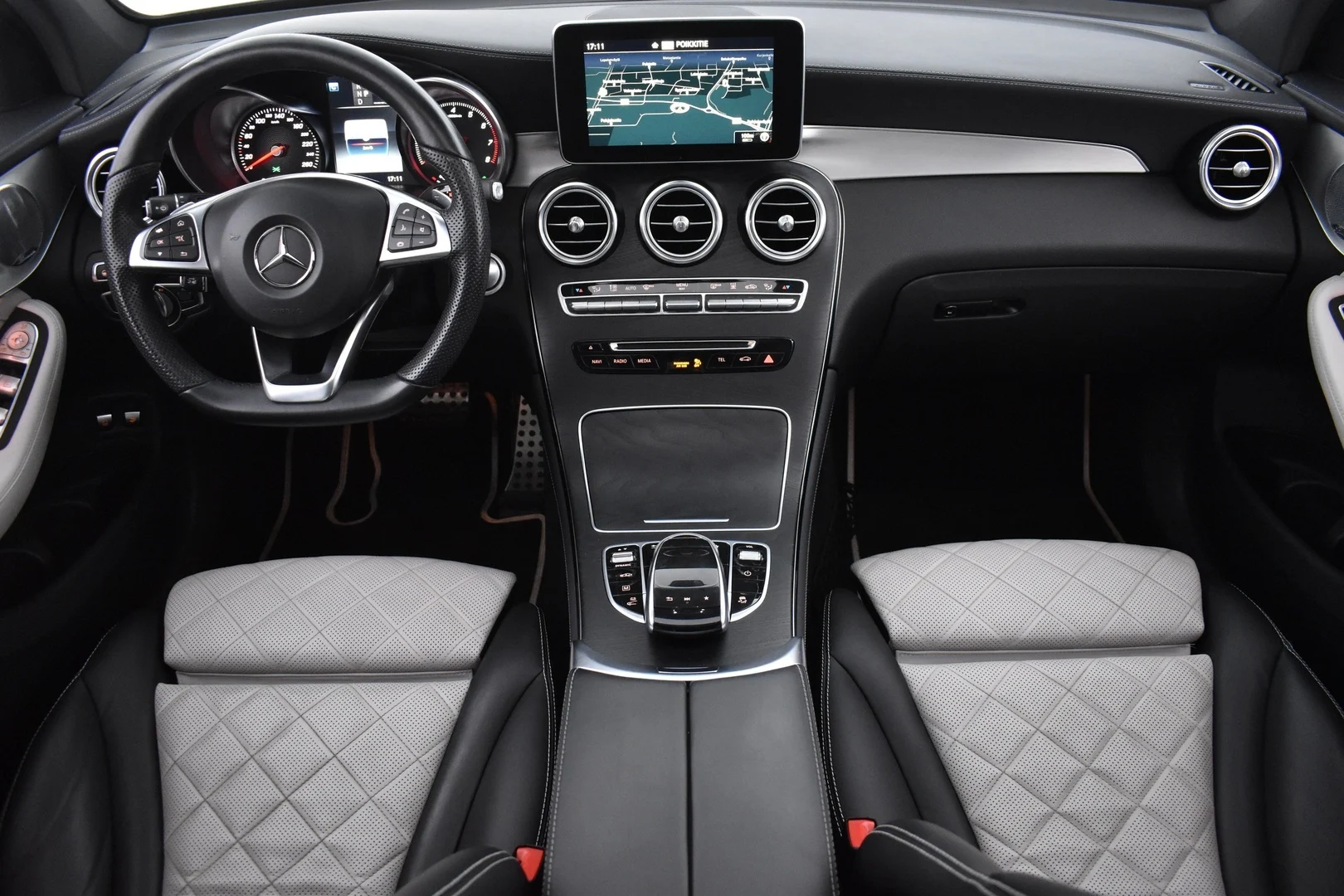 Car Image - 2kG9kUyFWZdt8Q61Ht7deN