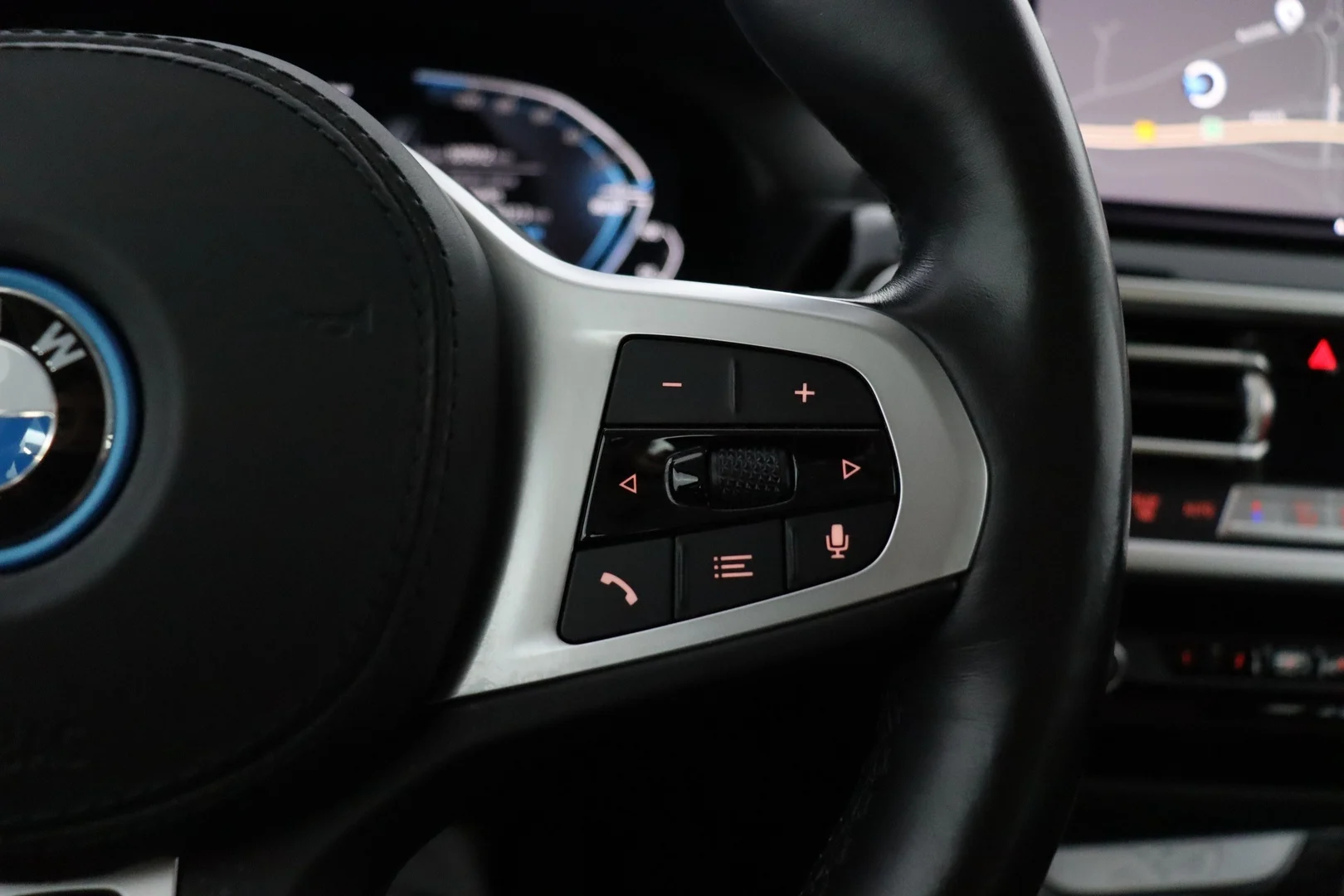 Car Image - QrAamz4UxZJZpAgI8Qyhy