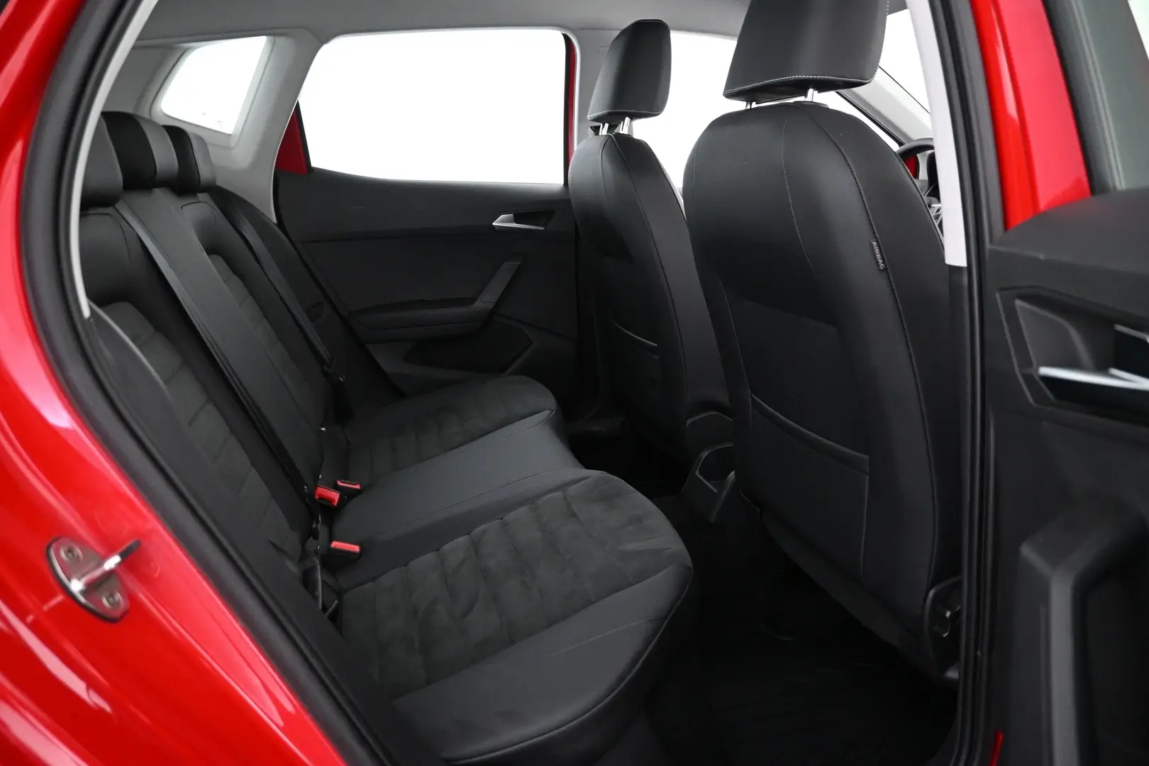 Car Image - YJHhxhOAwgnxXOTw4169y
