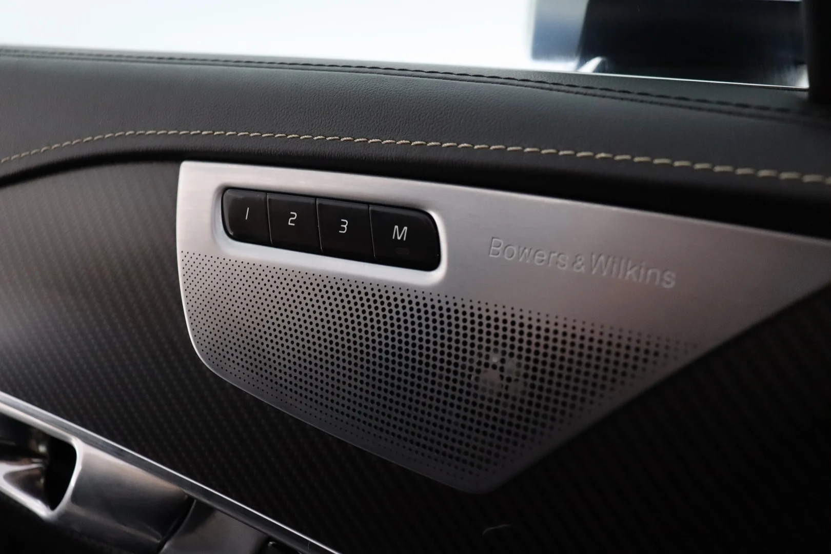 Car Image - 4fKc41533cI8DOs8DQBbdJ