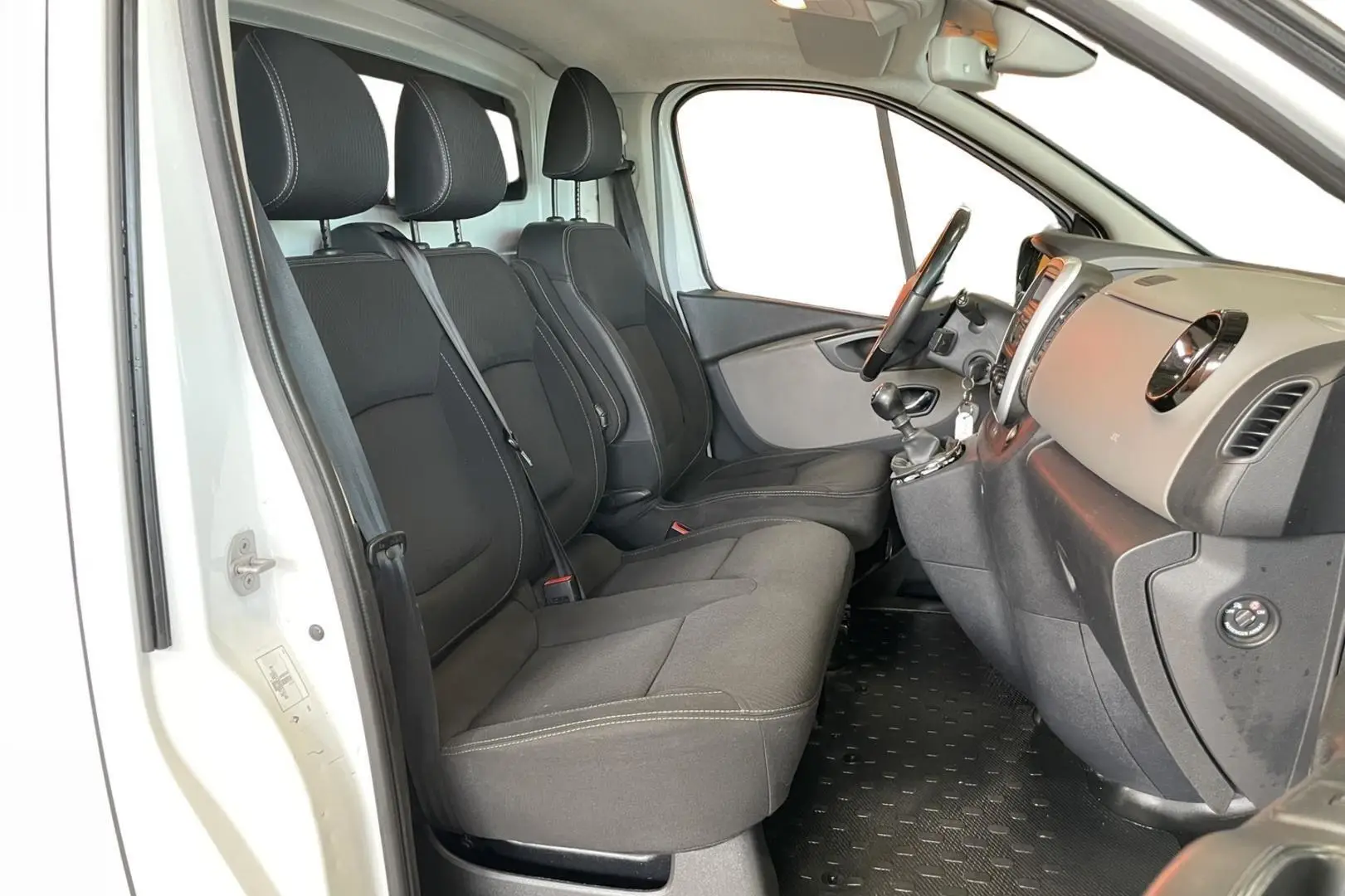 Car Image - 597bwiDeM2jqllj48VnCcy