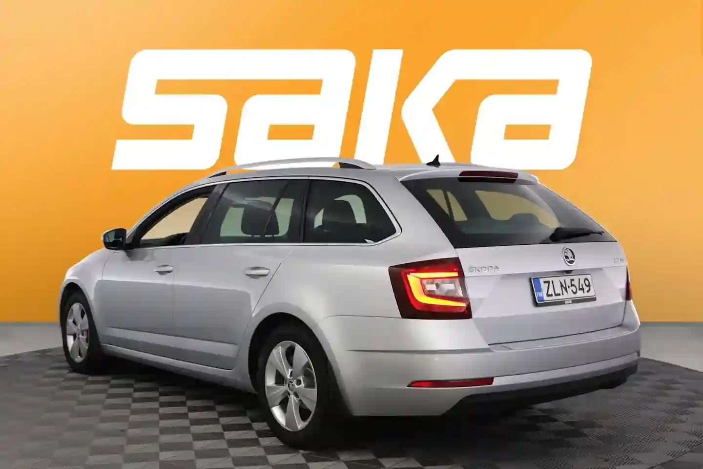 Car Image - 2SaPg6IZUVKnWmLFuAOvNn