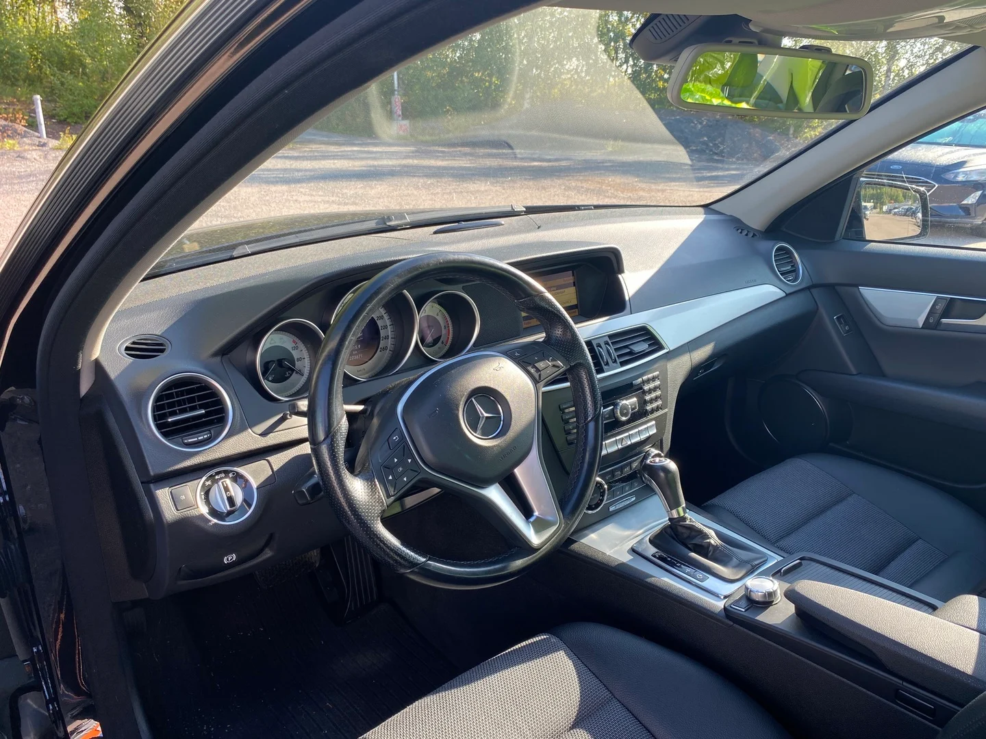 Car Image - 3YW9v4pTGcZgTqGlMAL0u2