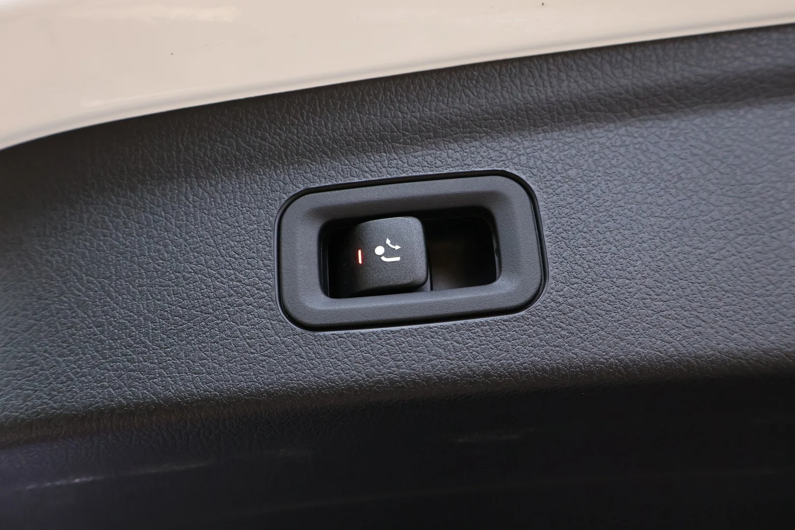 Car Image - 6dyxsnC0VRT9gxC96AcNiI