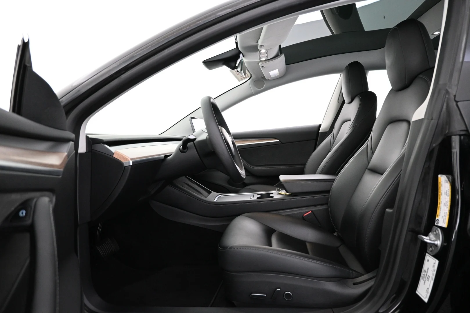 Car Image - 3xNpZukYZzNUeYbOI87Qz1