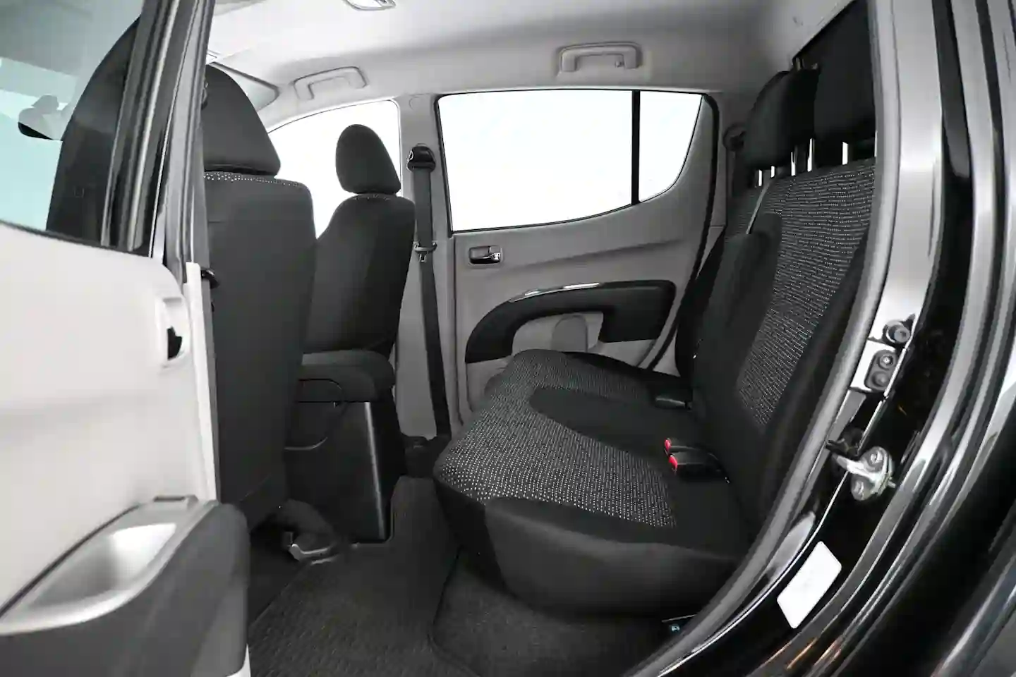 Car Image - 2QUgioo2rIXSYieM1yvbRh