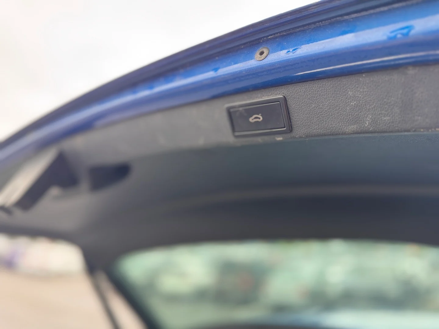 Car Image - 3LoC5xU975nSbJYuhb8rfD