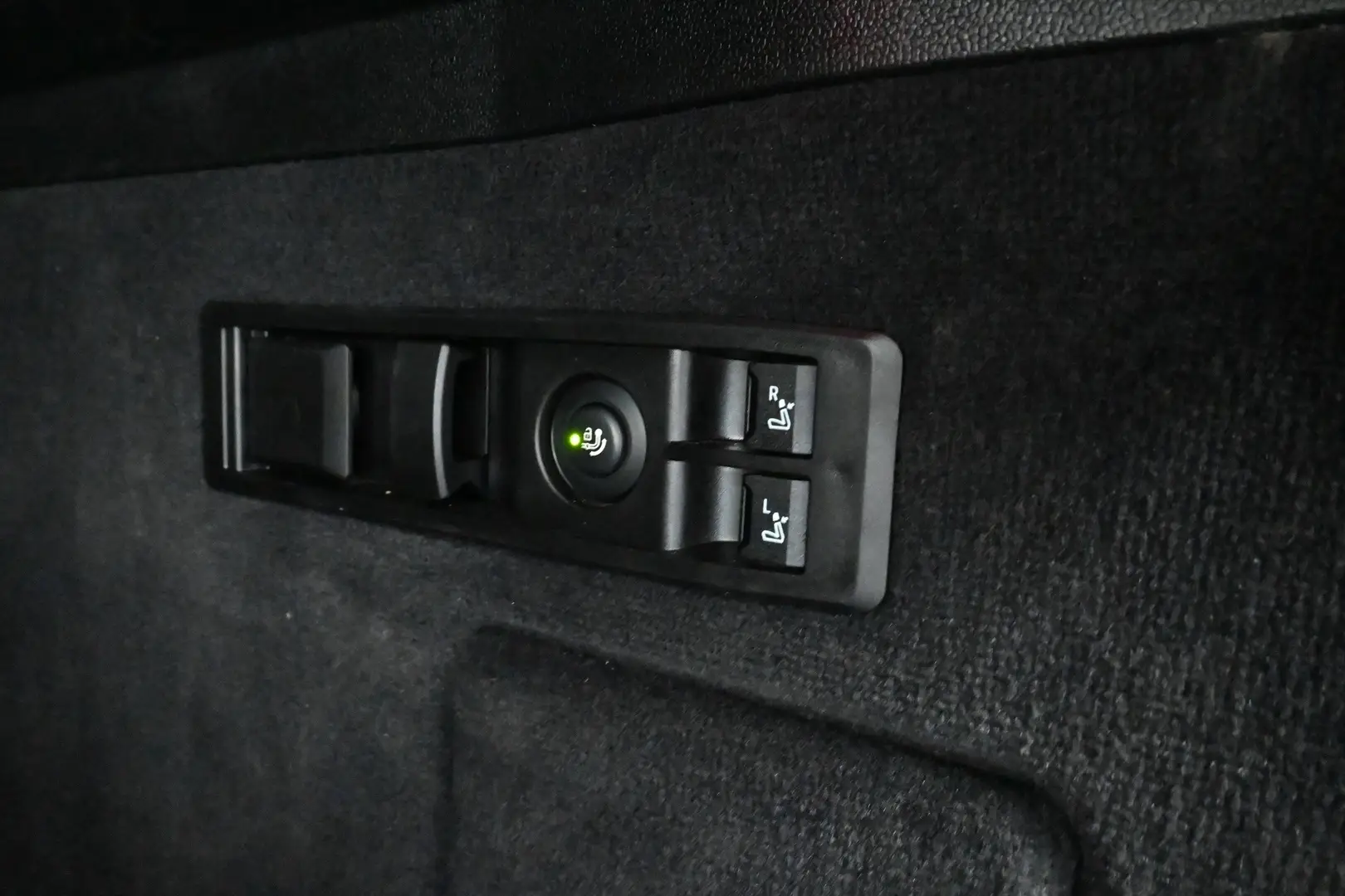 Car Image - 4K6Hz0TvUQsxtr35OYwuH7