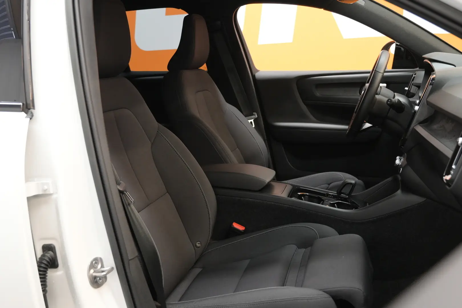 Car Image - 6gEuTkhklMGFr6CV0WwyPG