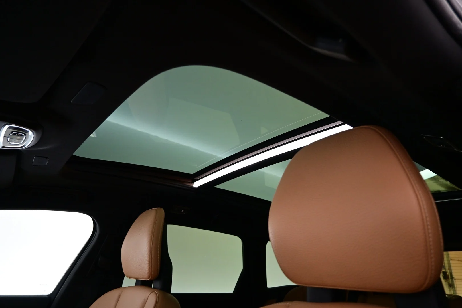 Car Image - 45VTkFb6jLwHM0J3XCWz4V