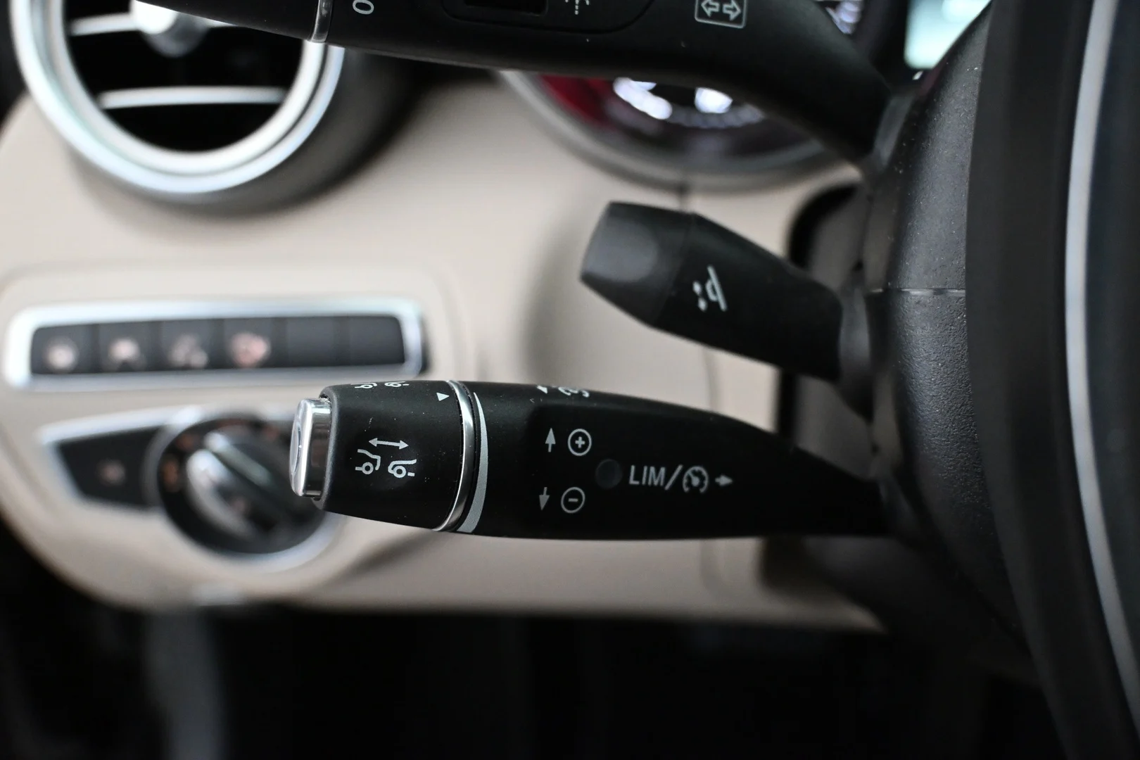 Car Image - 6cw62LnKHj7q0dgMBBwmOS