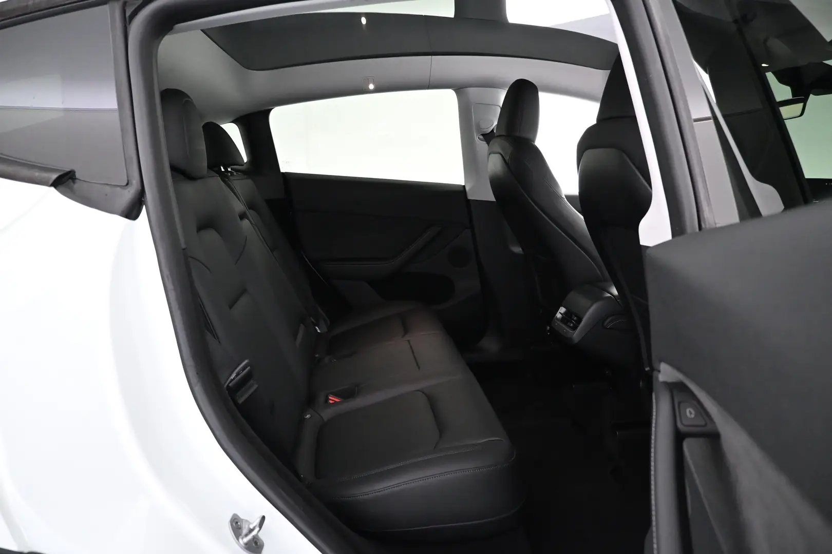 Car Image - sHXPdLYuaYltCO2jiETIz